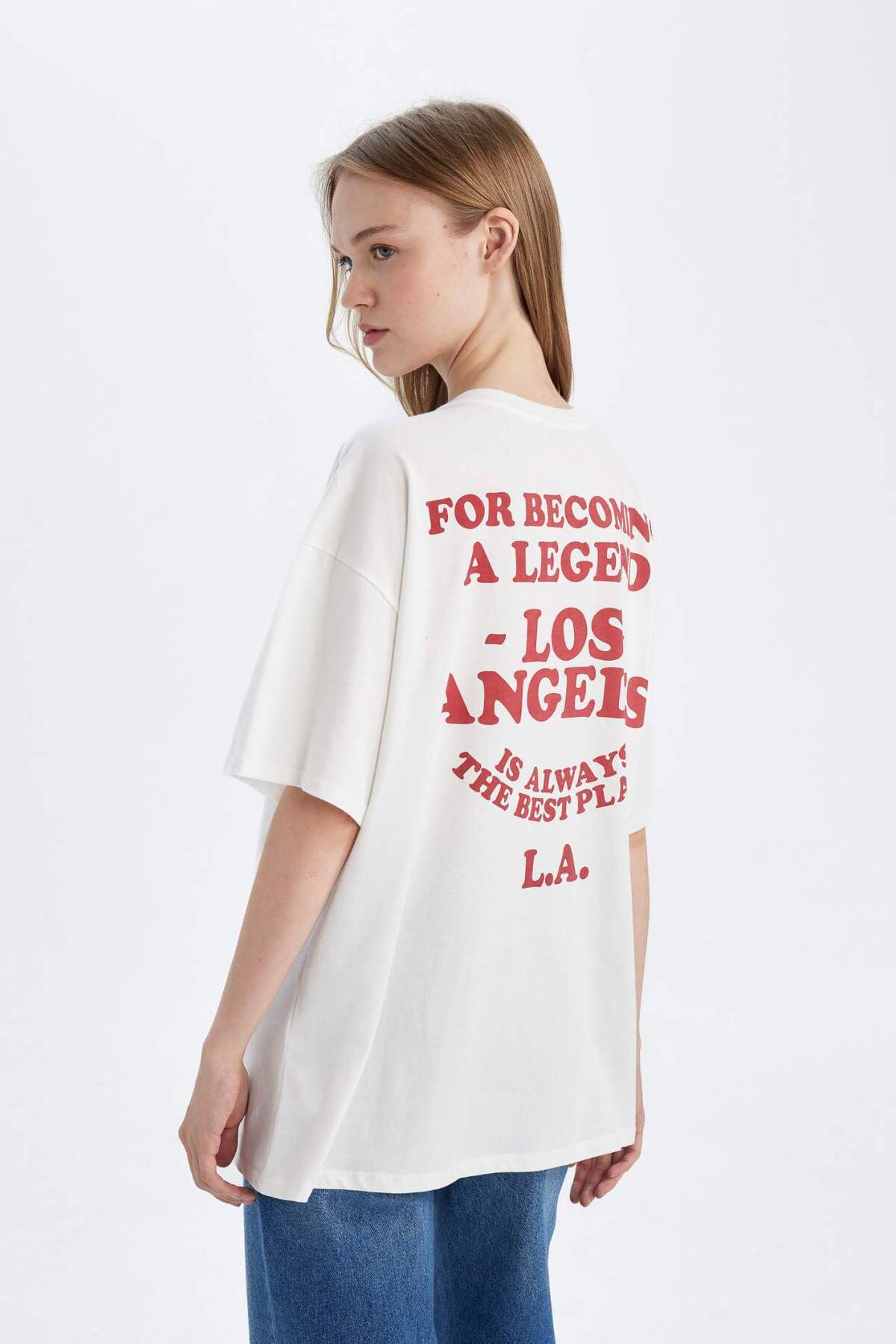 DeFacto-Back-to-School-T-Shirt mit übergroßem, weitem Rundhalsausschnitt und kurzärmligem Rücken, bedruckt E2764AX24AU 1
