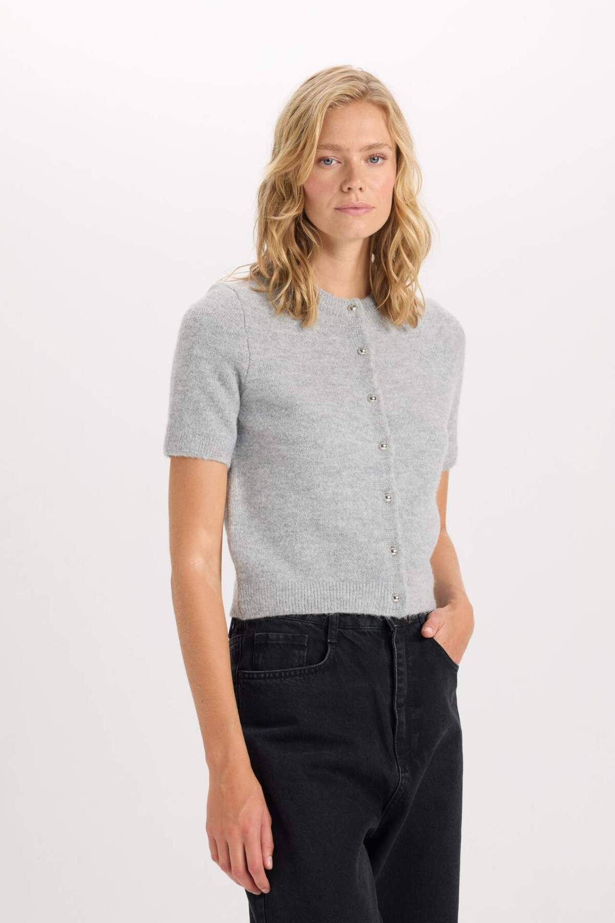 DeFacto-Regular Fit Crew Neck Basic Plain Button Short Sleeve Knitwear Cardigan D3526Ax24Wn 3