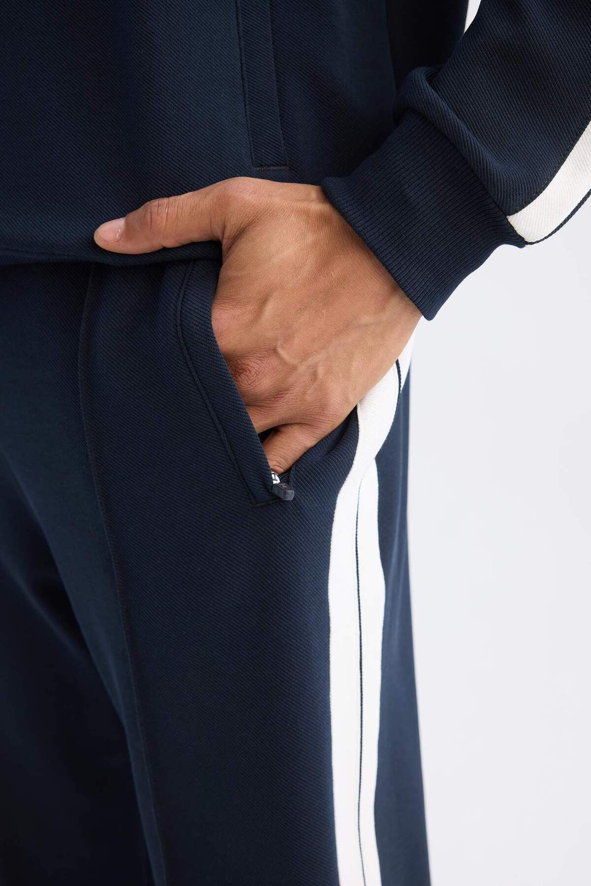 DeFacto-Defactofit Sports Jogger Sweatpants Standard Fit Standard Leg Elastic Waist with Pockets D1957Ax24Au 6