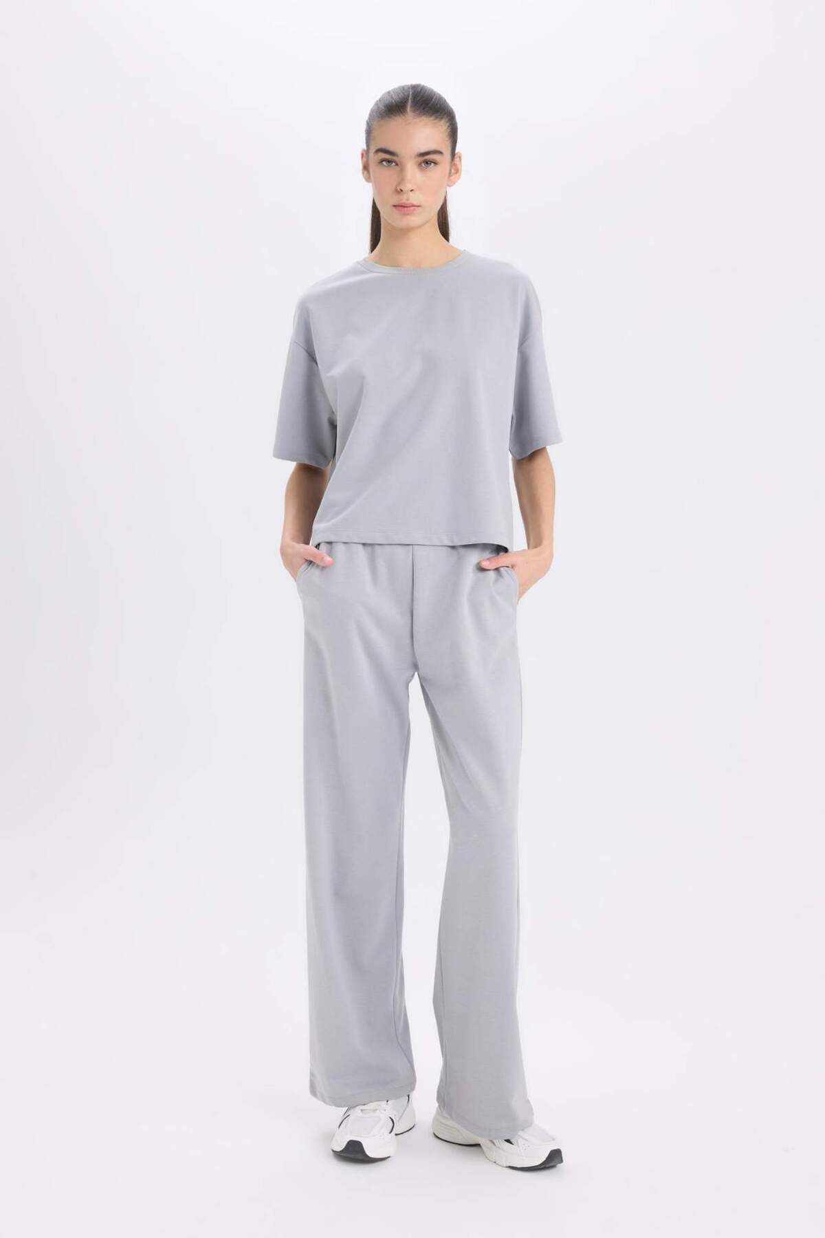 DeFacto-Jogginghose mit weitem Bein und weitem Bein, elastische Taille, Taschen, Basic, einfarbig 3158902 1