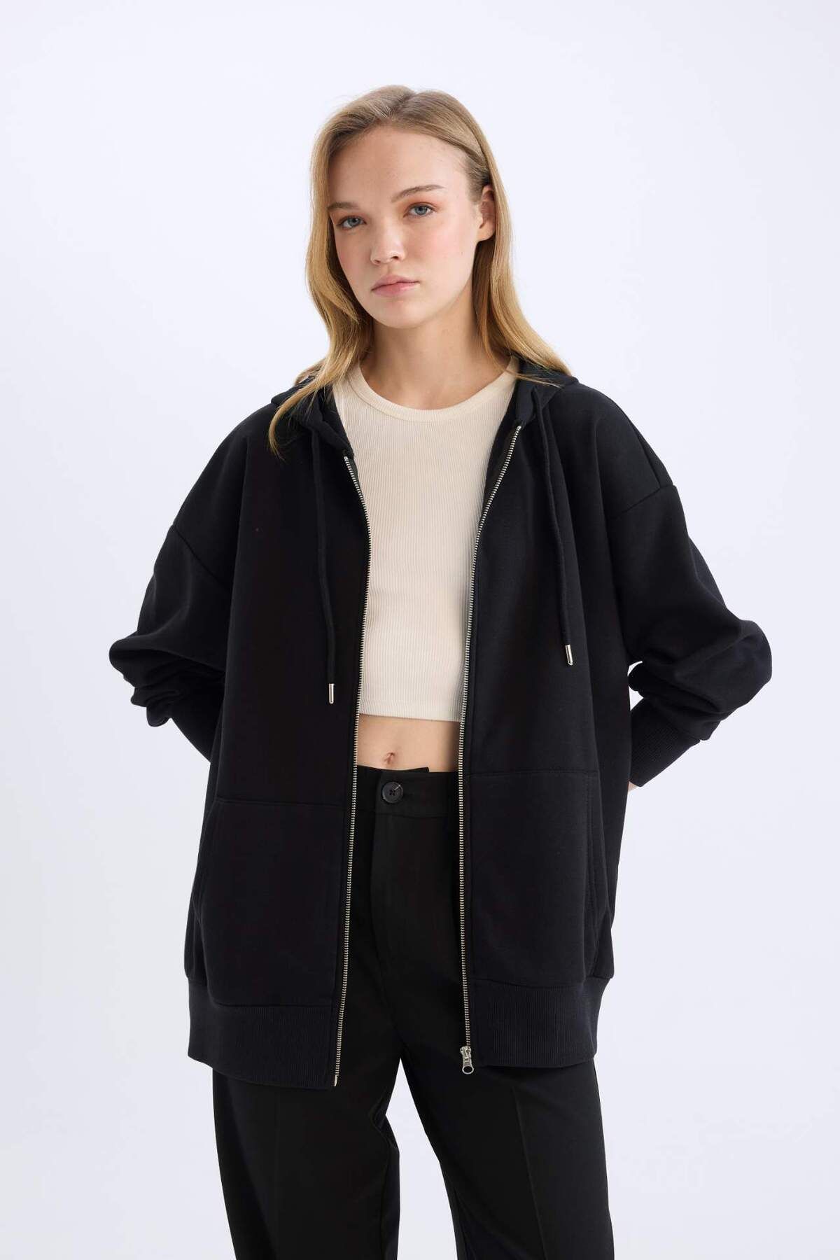 DeFacto-Übergroßes, weit geschnittenes Basic-Sweatshirt mit Kapuze und Taschen, einfarbig, mit Reißverschluss V4233AZ24WN 4