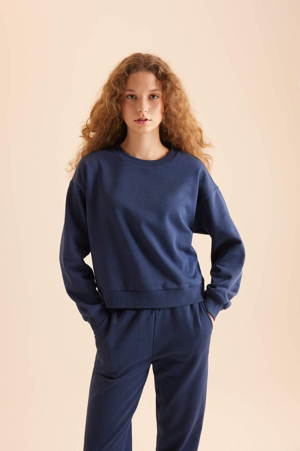 DeFacto-Regular Fit Normale Passform Basic Unifarben Innen Dickes Fleece Trainingsanzug Set D8022AXNS 3