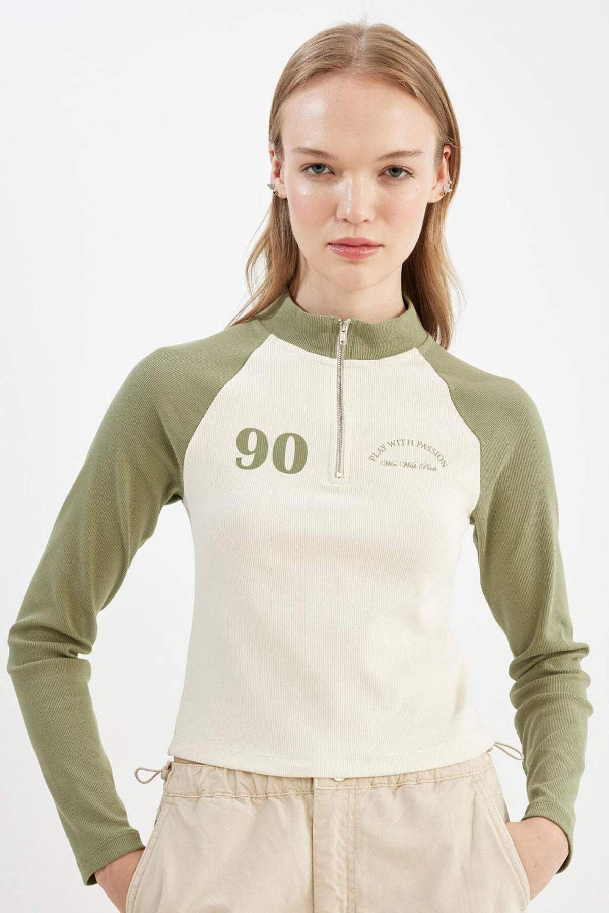 DeFacto-Coool Fitted Ribbed Camisole Half Zipper Stand Collar Color Block Printed Long Sleeve T-Shirt B2063Ax 1