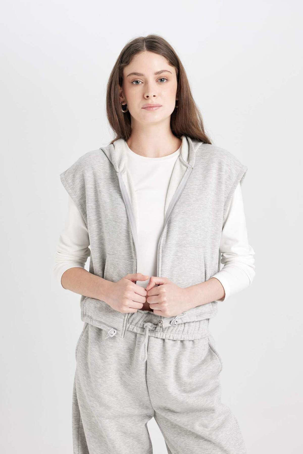 DeFacto-Coool Basic Sweatshirt - Solid Kangaroo Pocket, Sleeveless Zip-Up, Loose Fit D6887Ax24Wn 4