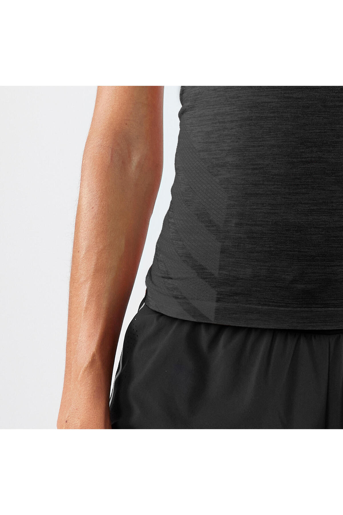 Decathlon Kiprun Kadın Dikişsiz Arazi Koşu Tişörtü - Siyah - Kiprun Run 500 Confort Slim görsel 6