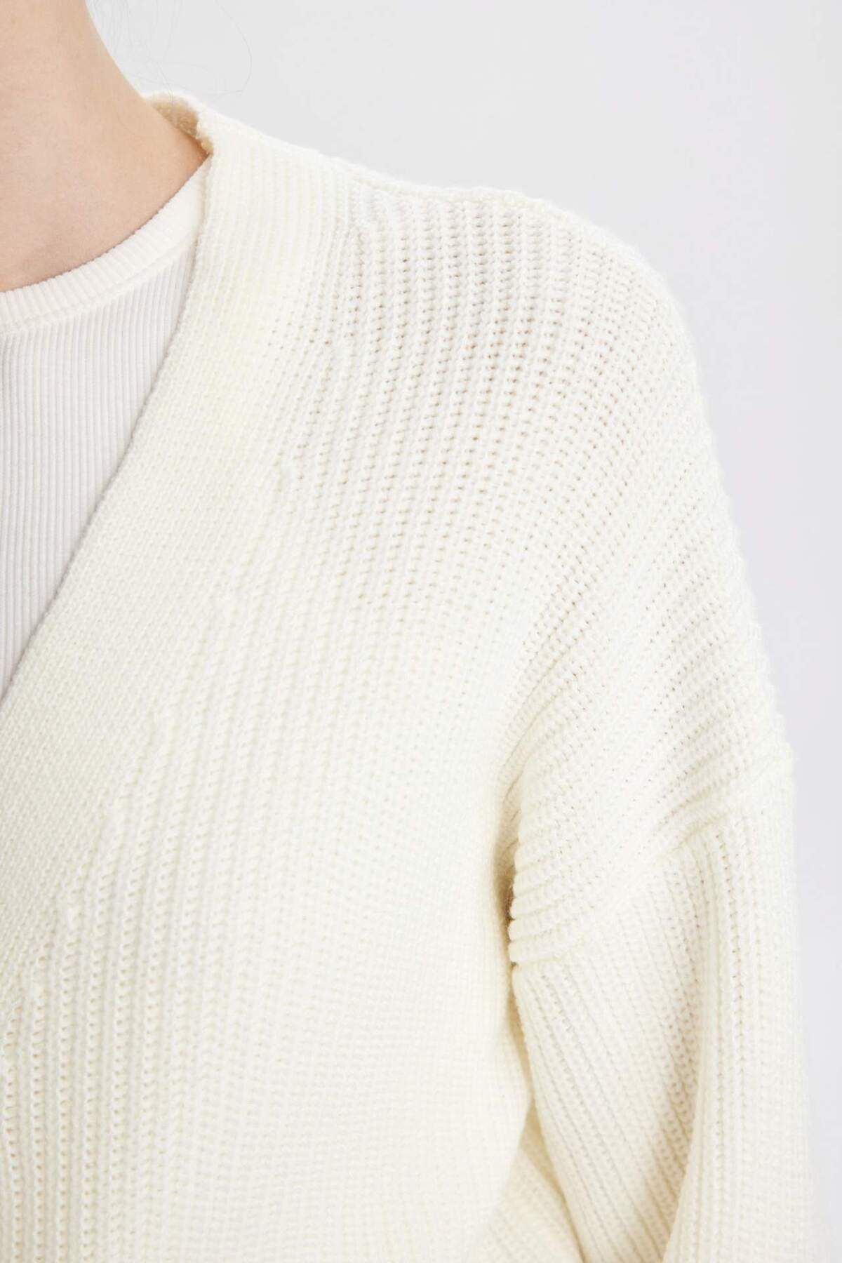 DeFacto-Regular Fit V-Neck Basic Plain Buttoned Knitwear Cardigan U2052Az24Au 5