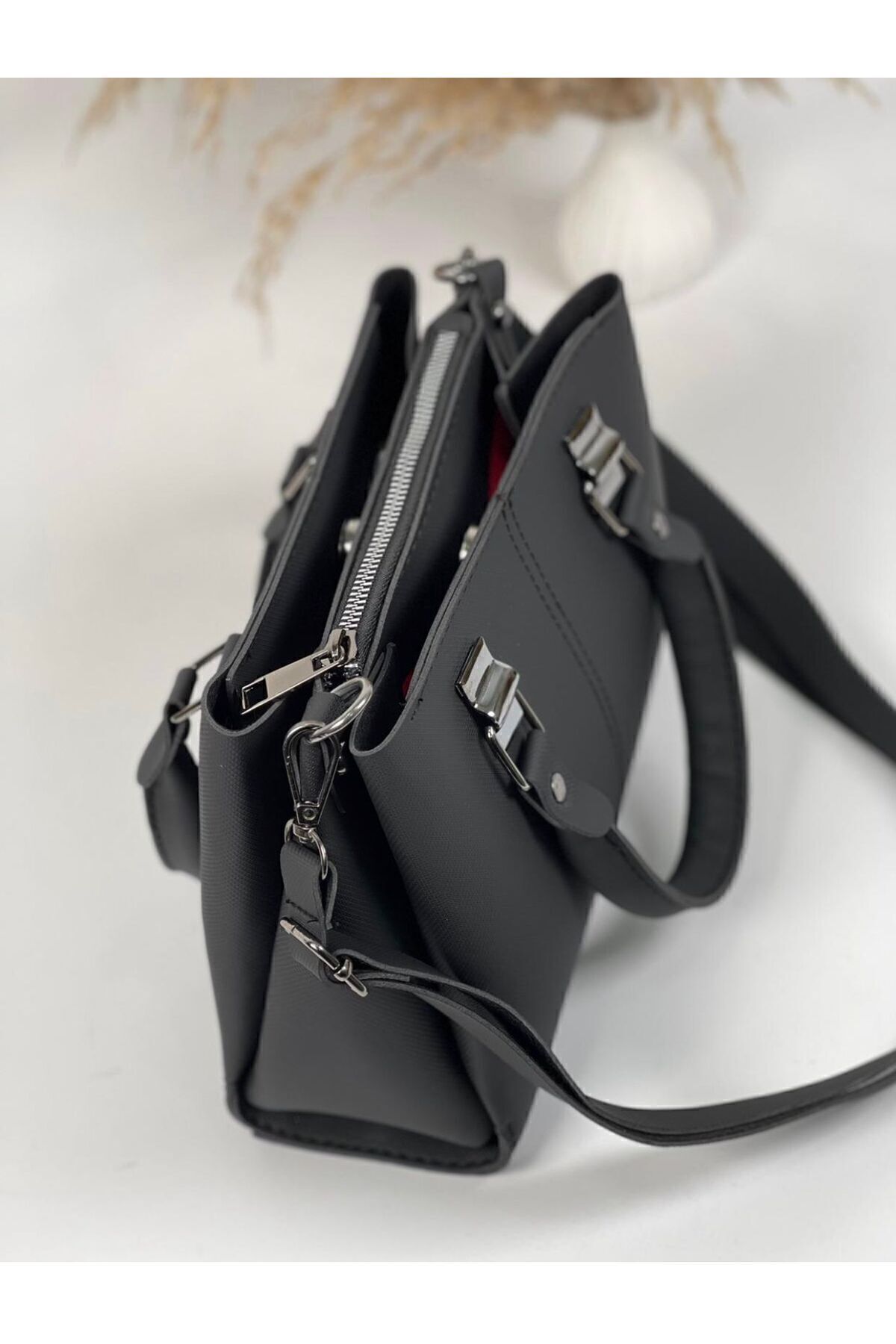 HONEY BAG Черна чанта за рамо с 3 отделения Vamos