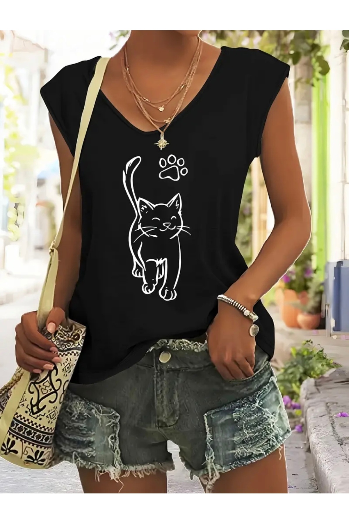 FUFLUNS KEDİ BASKILI KADIN OVERSİZE KOLSUZ T-SHIRT