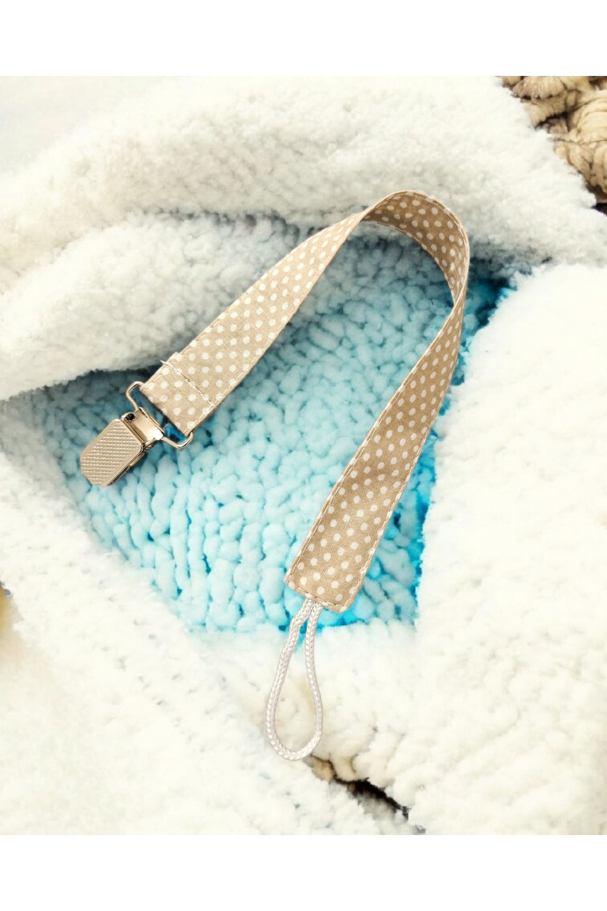 BeybiNest Emzik Askısı 3 Adet %100 Organik Pamuklu Kumaş Emzik Tutucu Latte Seri Fular Hediyeli fotoğrafı 4 (önizleme)