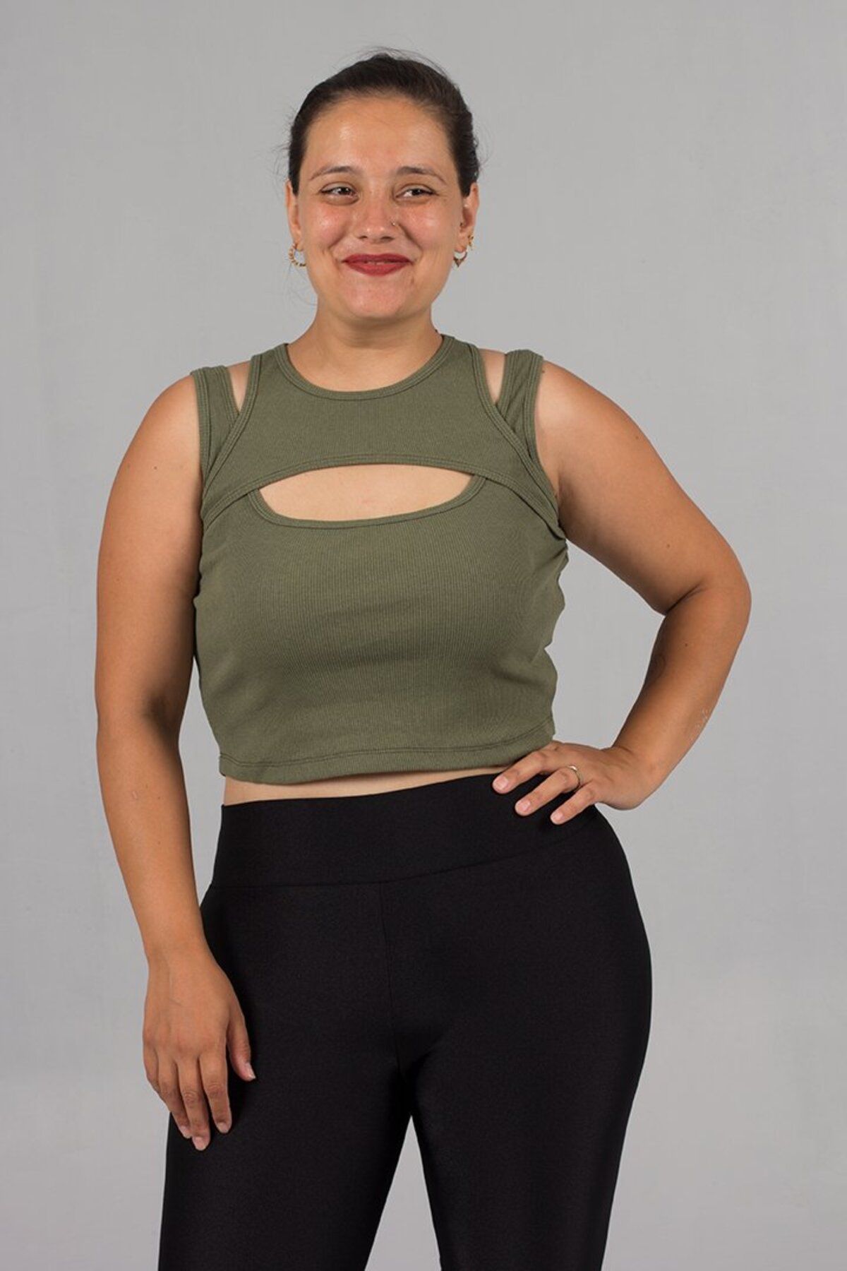 Truva XXL-Plus Size Khaki Ribbed Crop Top: Style and Comfort in One 3