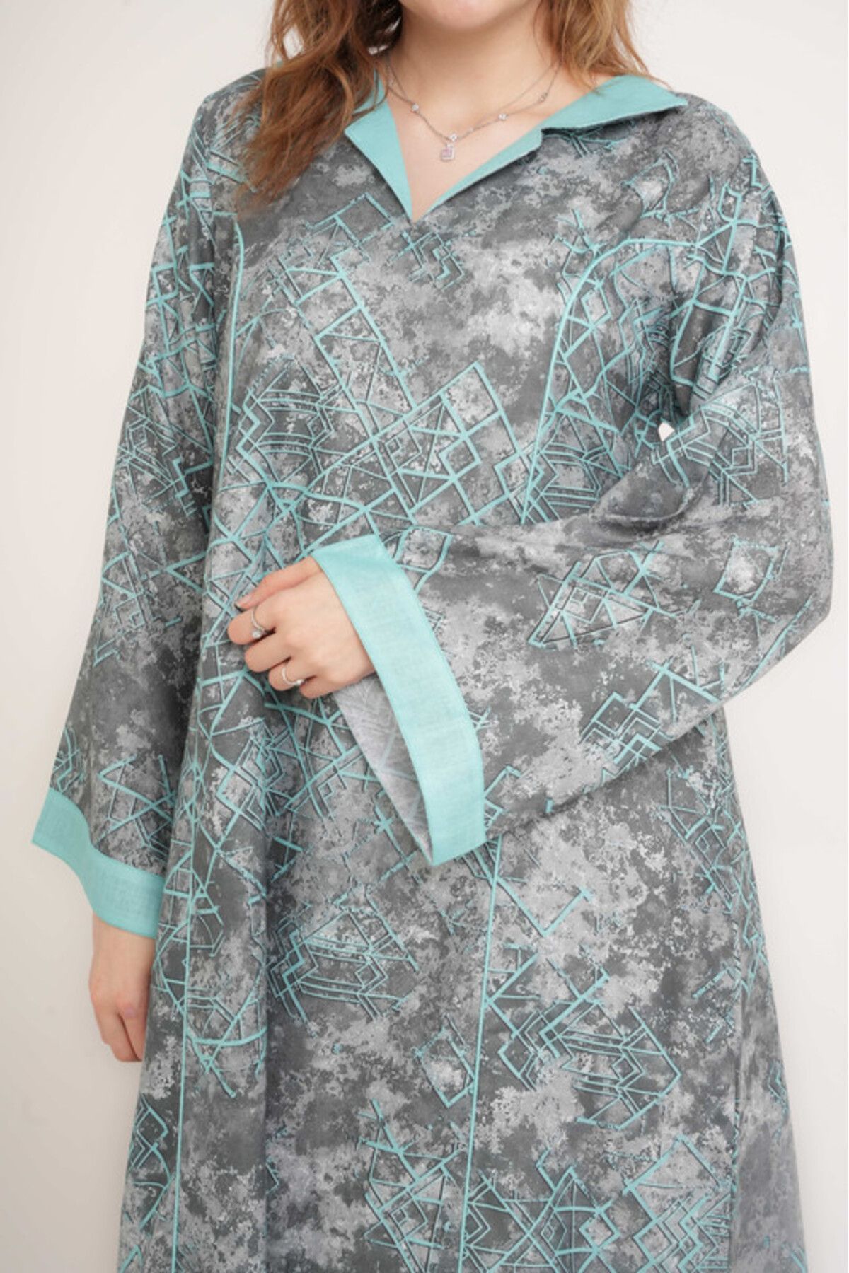 IKKXA-Elegant Patterns Collared Jalabiya 2