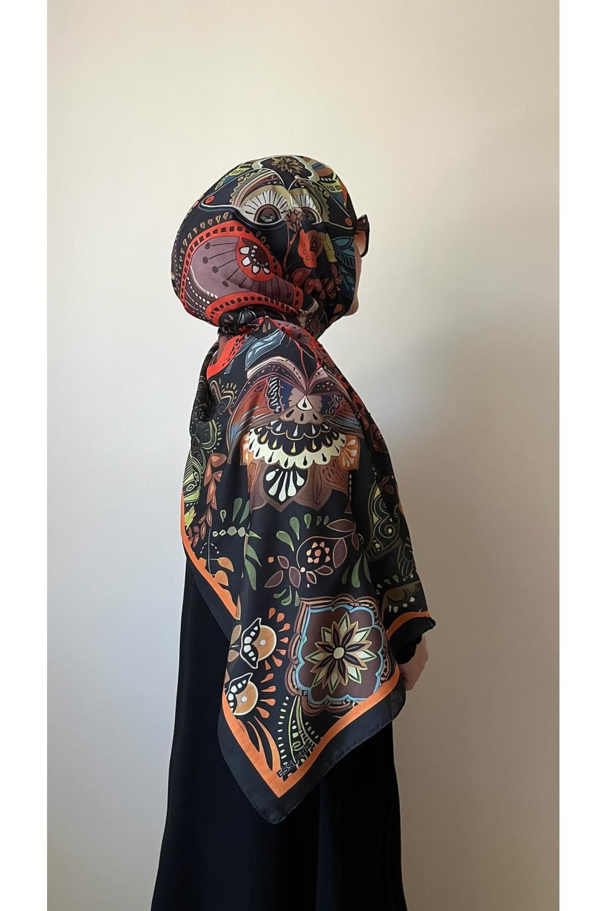 ESSLERA-Retro Pattern Black Soft Shawl 3