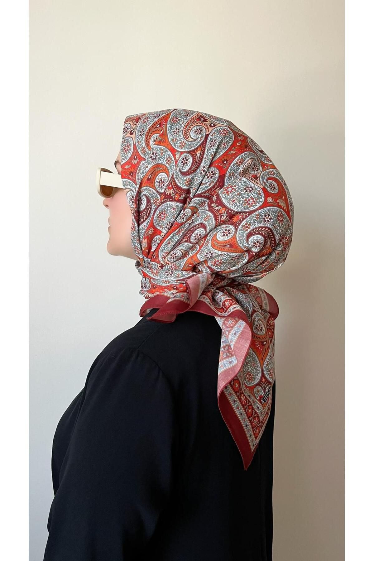 ESSLERA-Retro Pattern Tile Color Soft Scarf 4