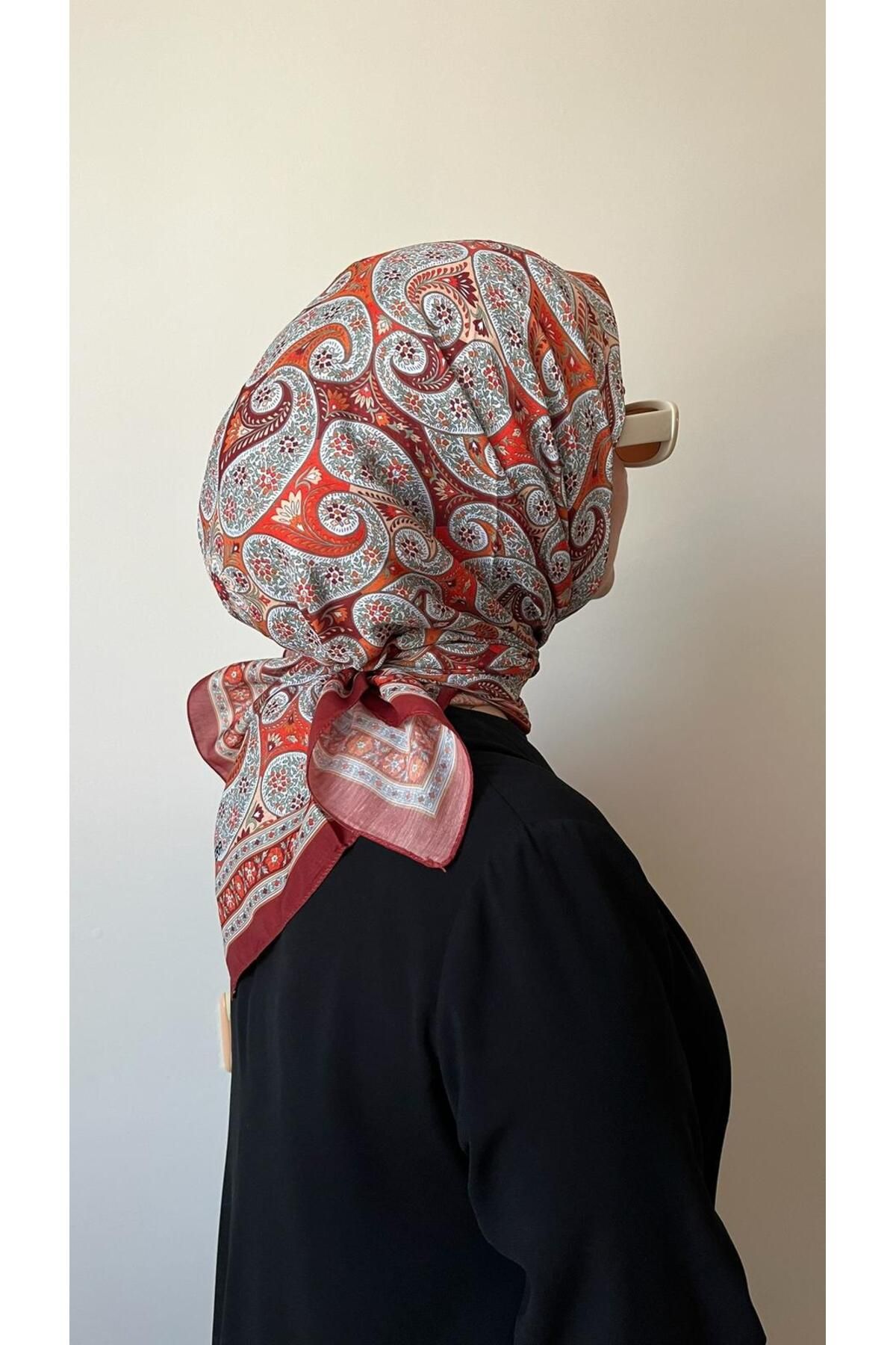 ESSLERA-Retro Pattern Tile Color Soft Scarf 3