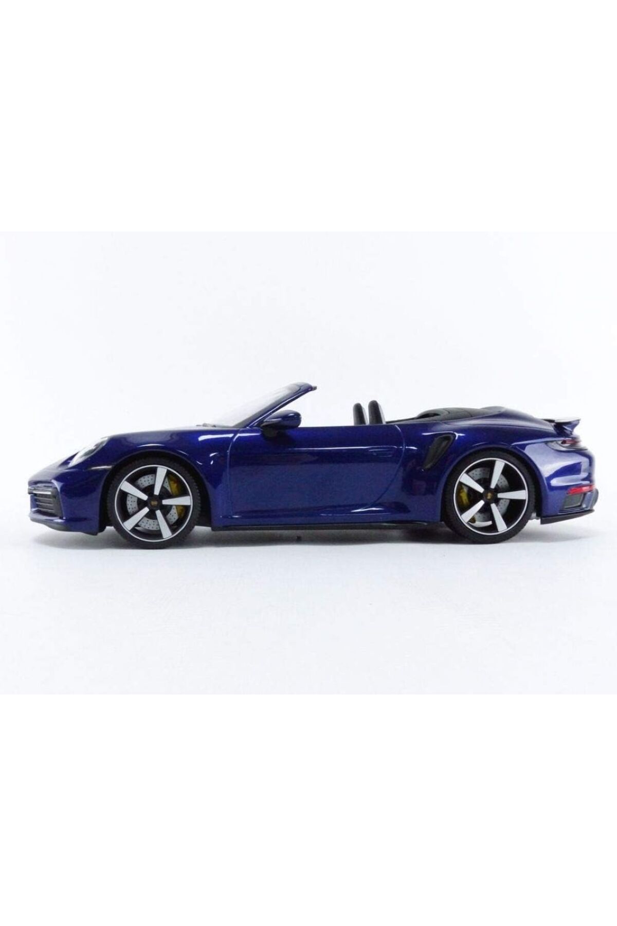 Minichamps 1:18 Porsche 911 Turbo S Cabriolet (155069081) Diecast