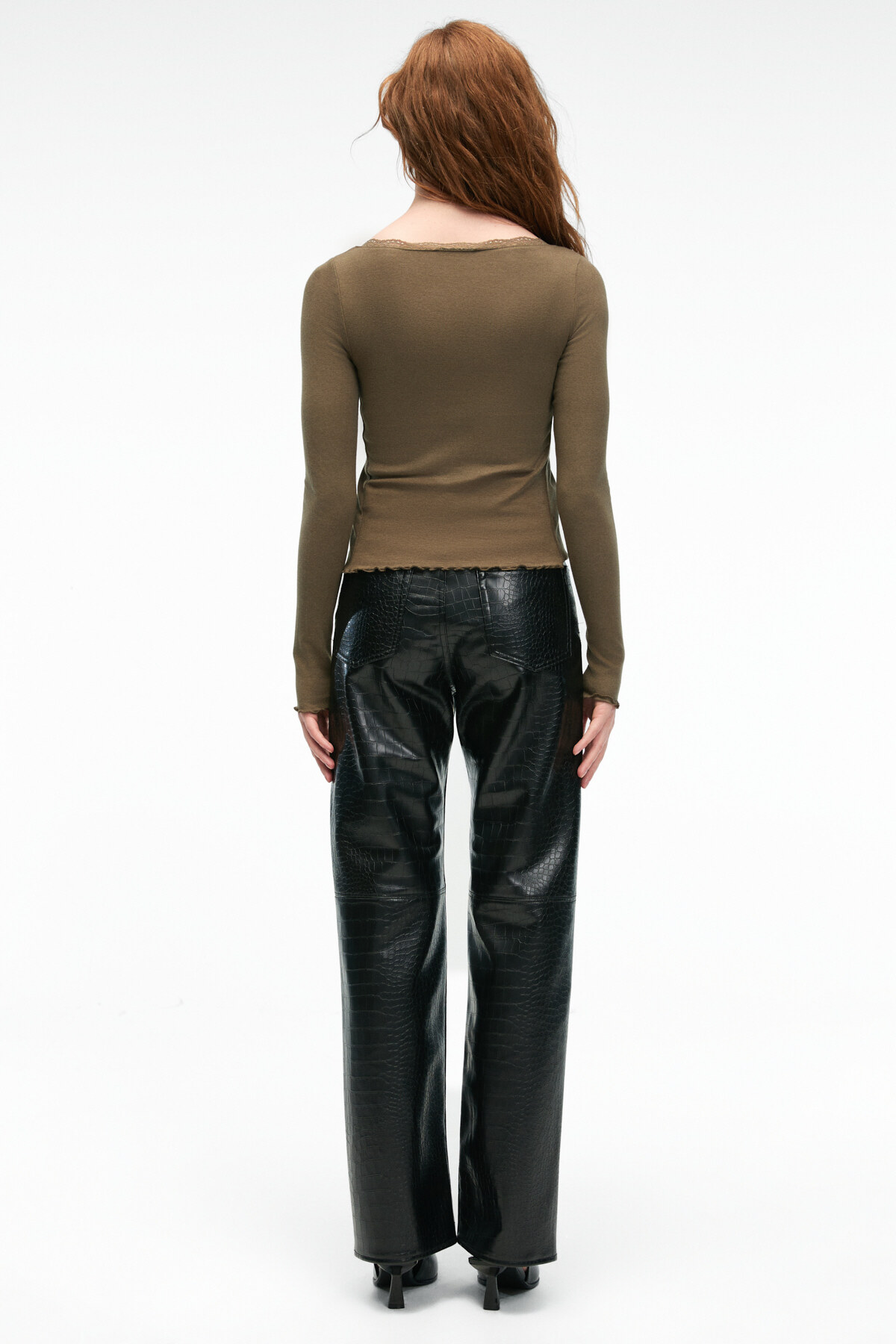 GRIMELANGE  ELVURA Kadın Esnek Kumaşlı Yakası Dantel Detaylı Düğmeli Bluz Ve Atlet İkili Takım Haki Bluz - Görsel 7