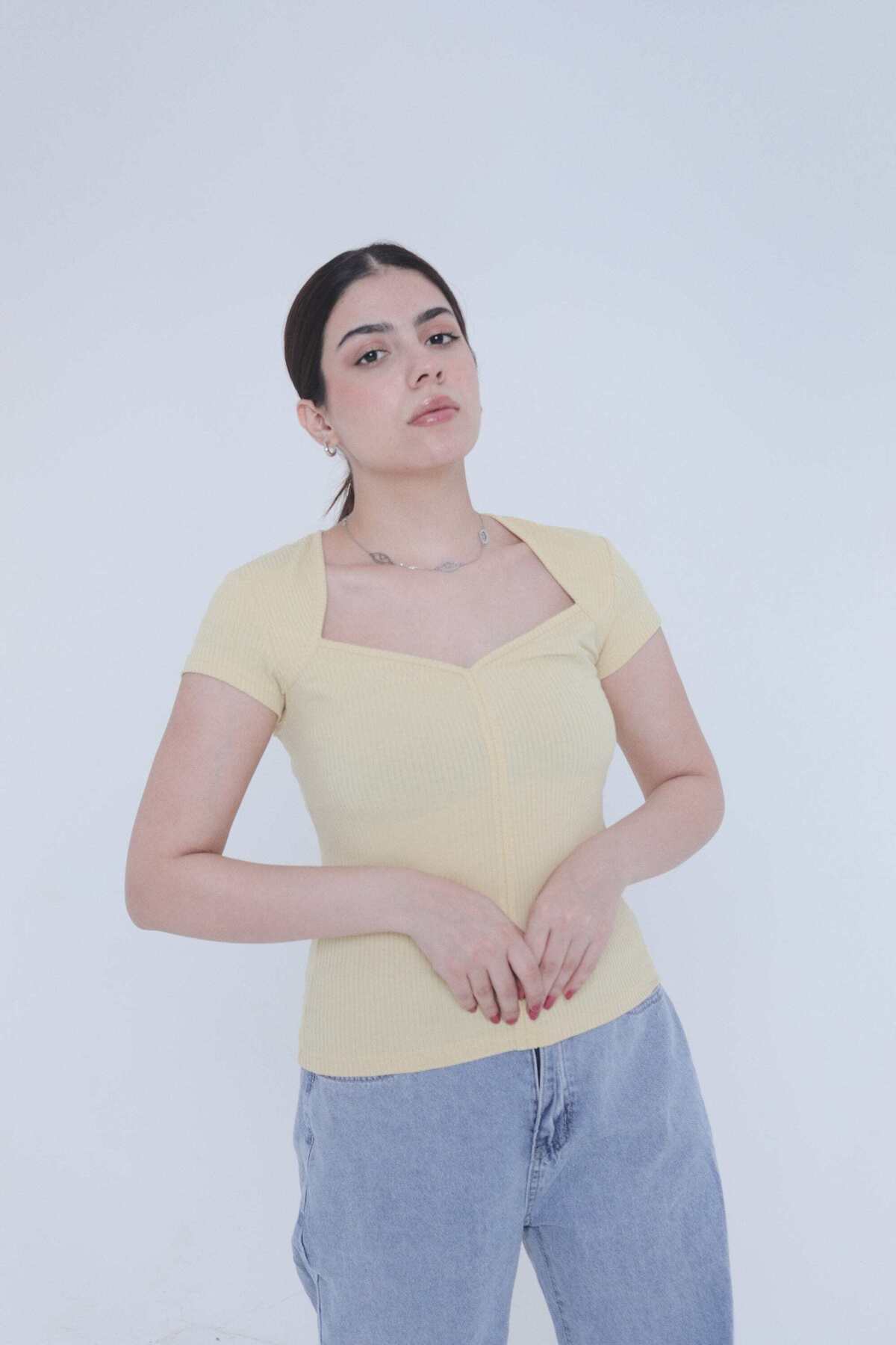 بلوزة نسائية قطنية