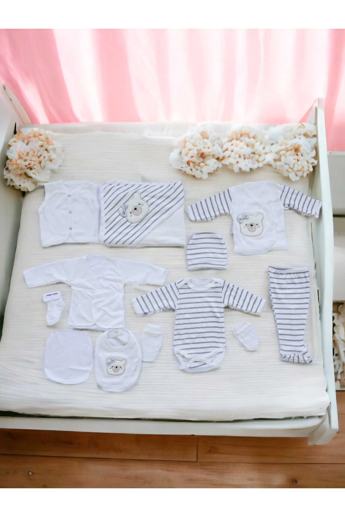 Pimadyo 6'lı Set (Bebek Bakım Sırt ve Omuz Çantası,10'lu Hastane Çıkışı,Kundak,Battaniye, 3 Çorap 10 Mendil) fotoğrafı 2 (önizleme)