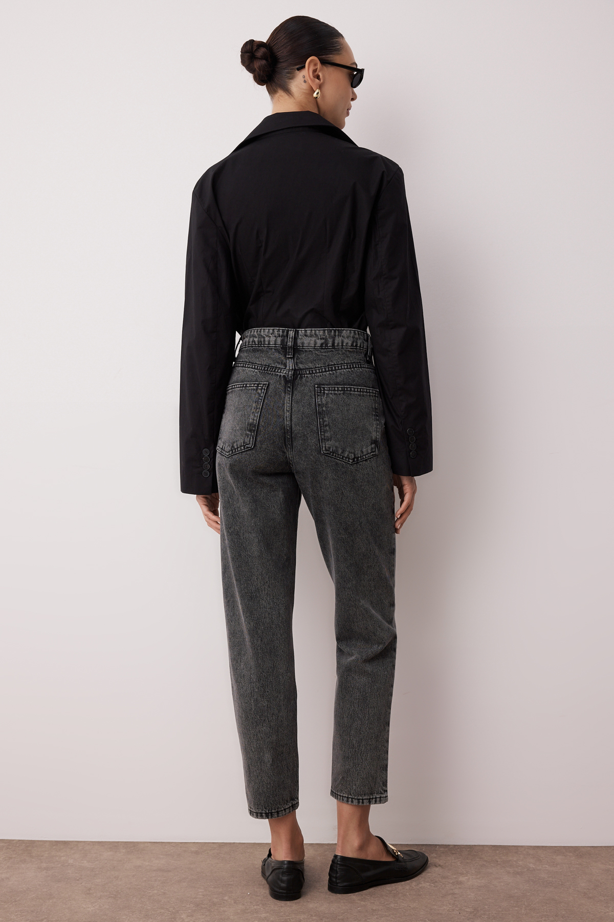 Trendyol Collection Чорні джинси мом з високою талією TWOSS23JE00067