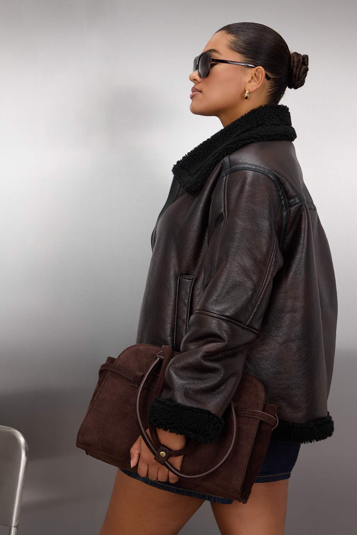 Trendyol Curve Brązowa, oversize'owa, formowana, pluszowa, szczegółowa kurtka motocyklowa w dużym rozmiarze TBBAW25AW00001