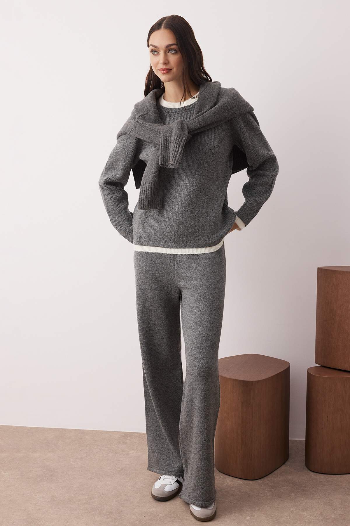 Trendyolmilla  Antrasit Renk Bloklu Kazak-Pantolon Triko Alt - Üst Takım TWOAW26AU00010