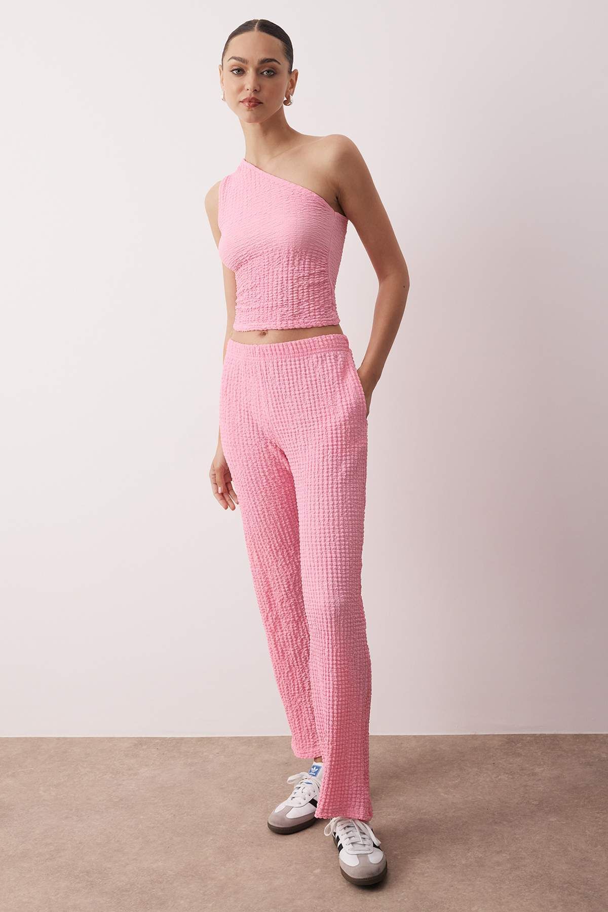 Trendyol Collection-Pink Textured Seersucker Asymmetric Single Sleeve Stretch Knitted Bottom - Top Set Twoss25Au00129 2