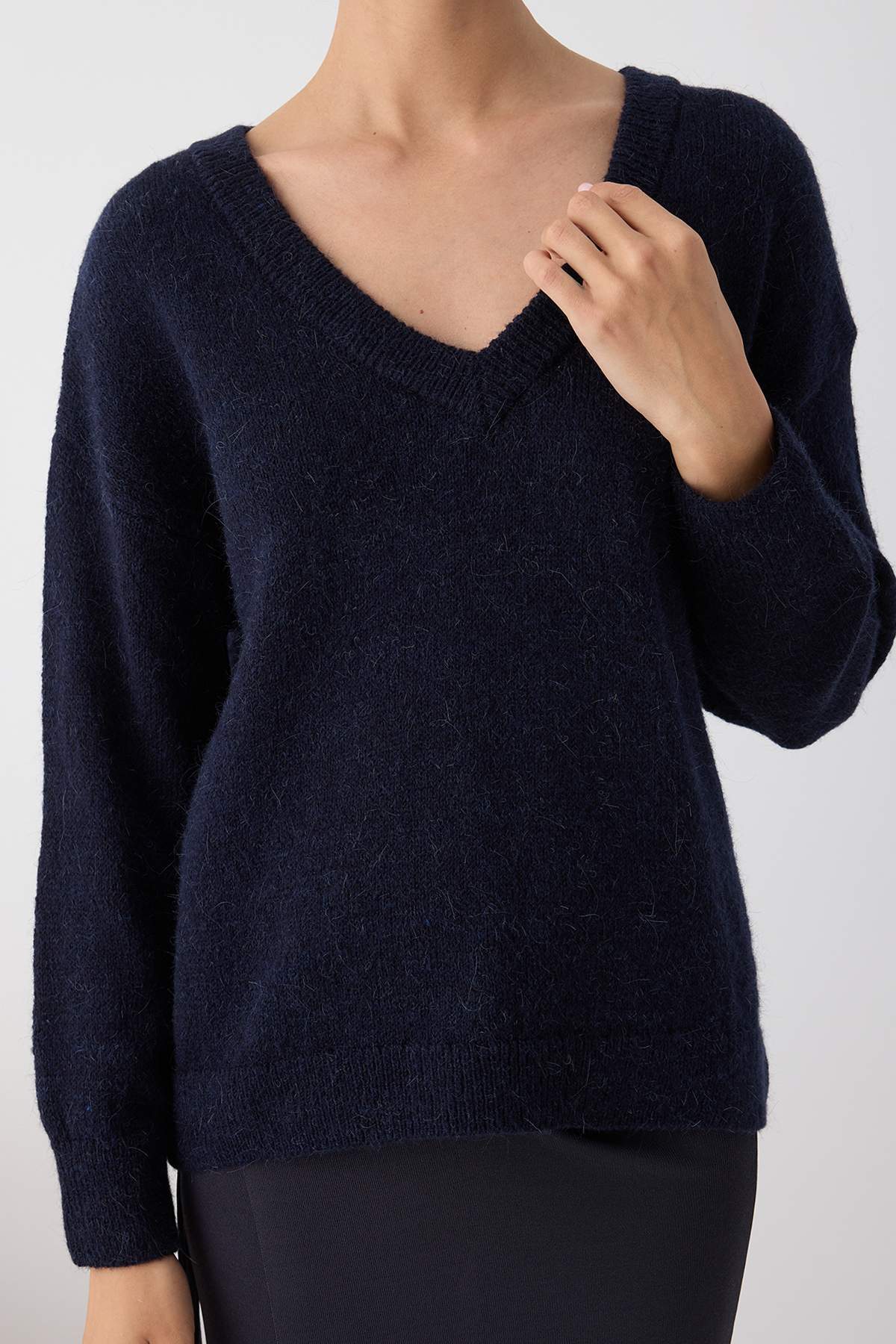 Trendyolmilla  Wardrobe Essentials Lacivert Alpaka Yün Karışımlı Geniş Kalıp Triko Kazak|TWOAW26KZ00000 - Görsel 3