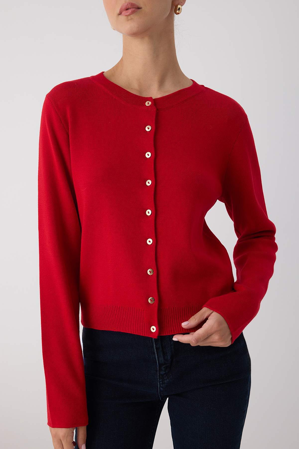 Trendyolmilla  Wardrobe Essentials Kırmızı Düğme Detaylı Pamuklu Basic Triko Hırka | TWOAW26HI00001 - Görsel 3