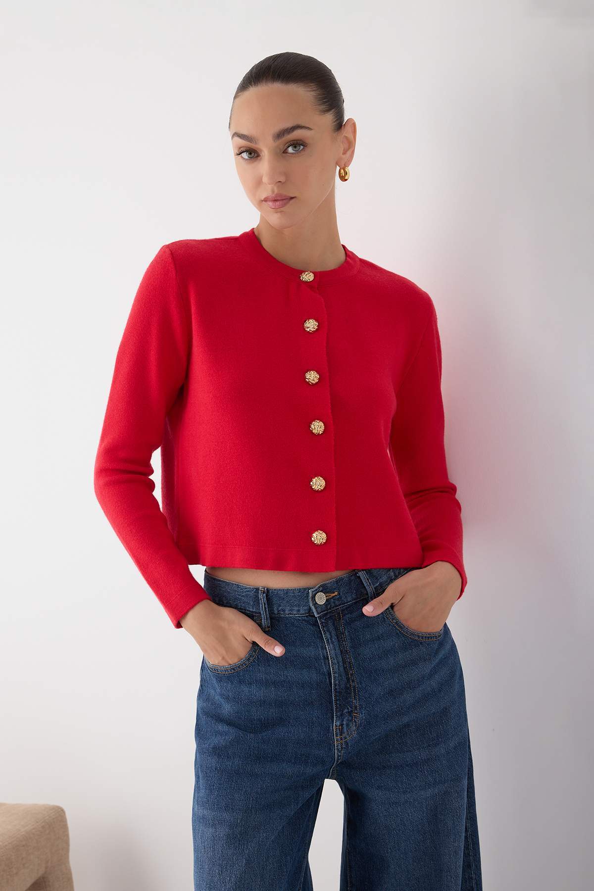 Trendyolmilla  Wardrobe Essentials Kırmızı Düz Düğme Detaylı Crop Premium/Özel İplik Triko Hırka | TWOAW26HI00094