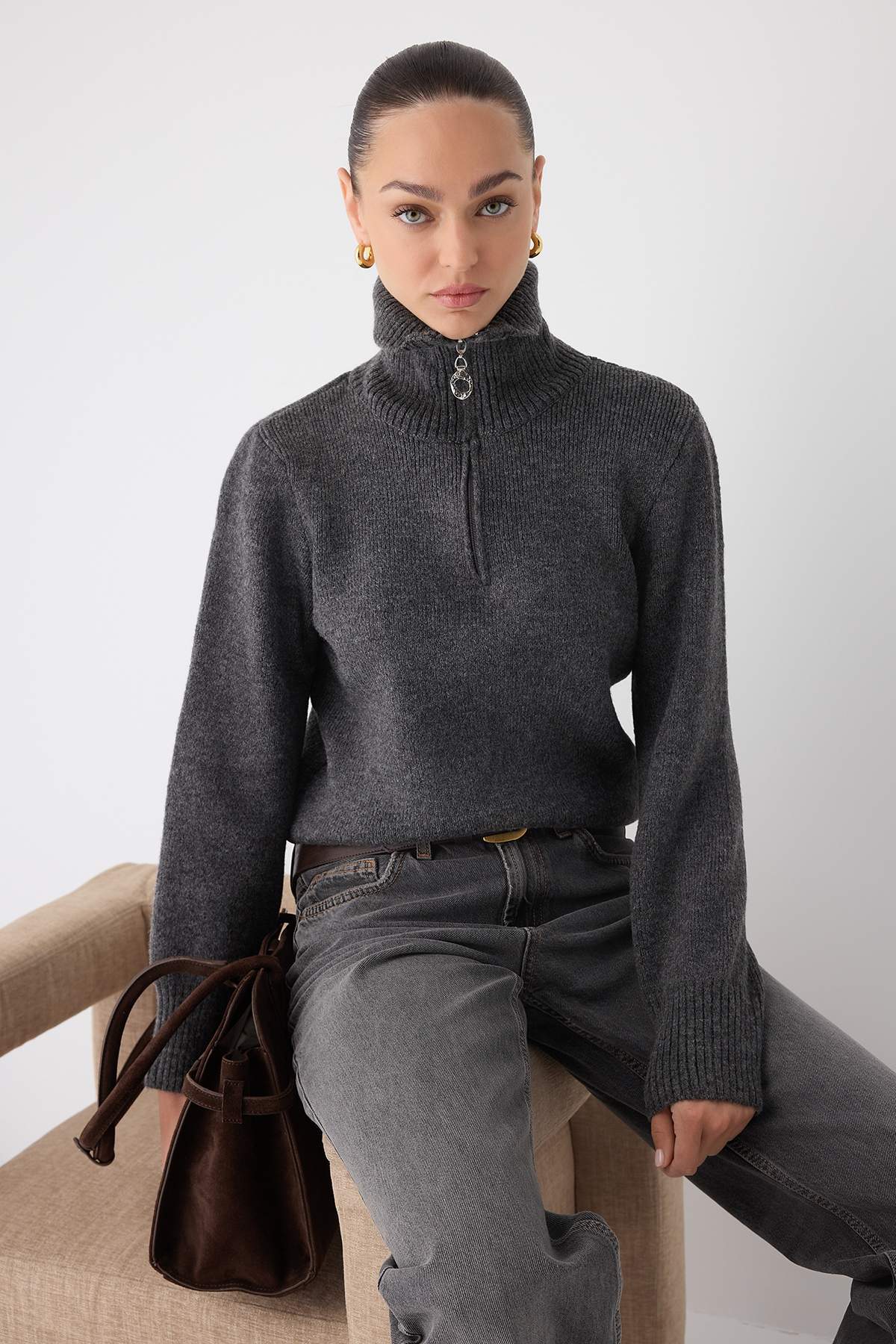 Trendyolmilla Wardrobe Essentials Antrasit Yünlü Premium İplikFermuarlı Basic Triko Kazak | TWOAW26KZ00071