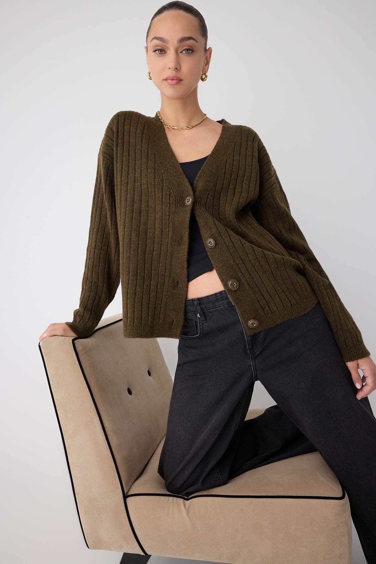 Trendyolmilla  Wardrobe Essentials Haki Yumuşak Dokulu Basic Triko Hırka | TWOAW26HI00119