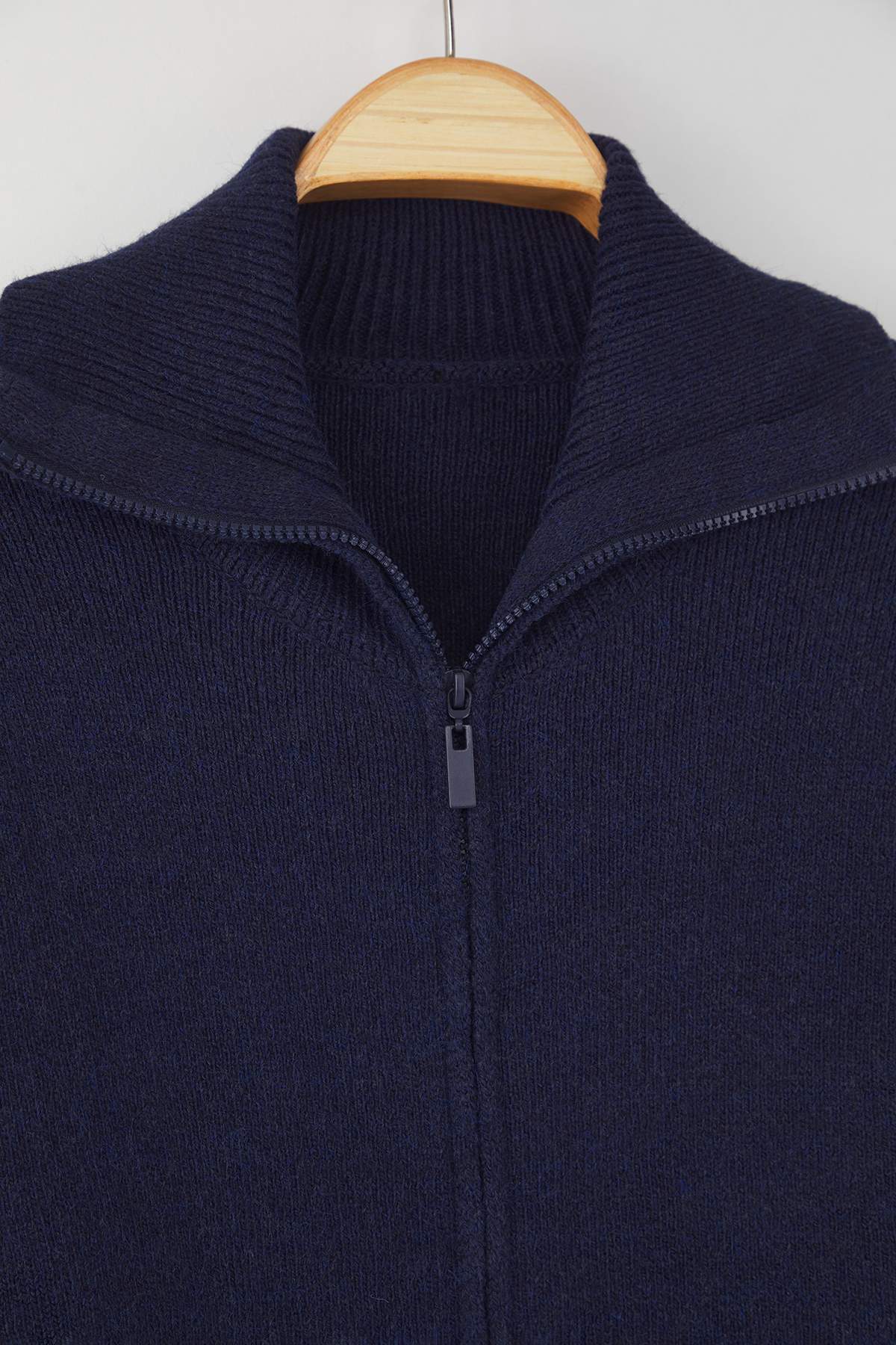 Trendyolmilla  Wardrobe Essentials Lacivert Yumuşak Dokulu Geniş Kalıp Fermuarlı Triko Hırka | TWOAW26HI00092 - Görsel 6