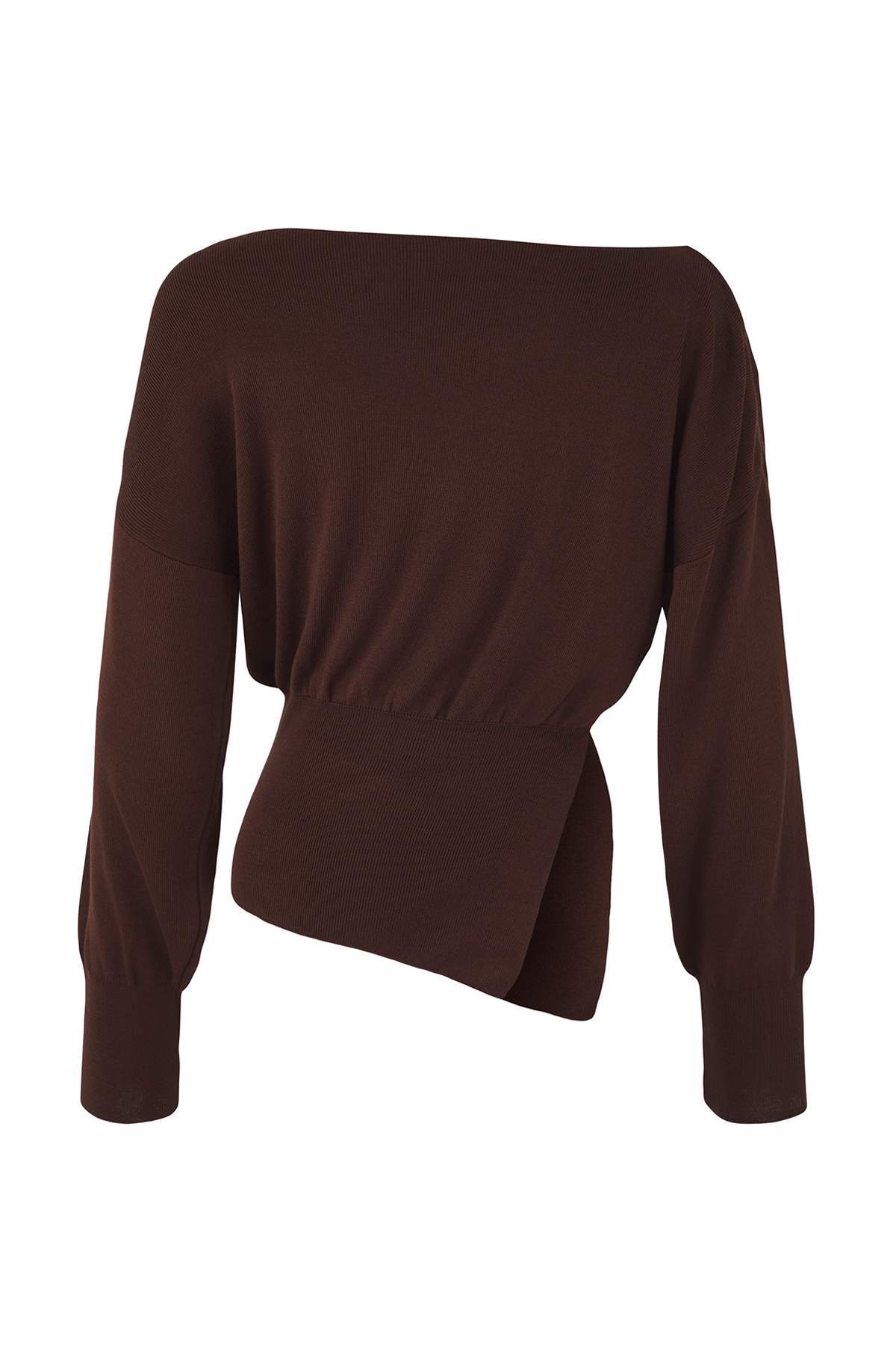 Trendyolmilla  Kahverengi Merserize Görünümlü Kayık Yaka Yırtmaç Detaylı Triko Kazak TWOAW26KZ00086 - Görsel 6