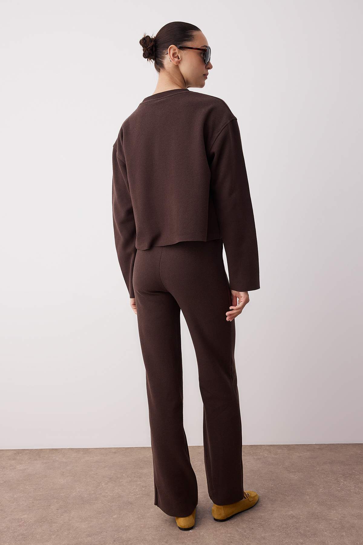 Trendyolmilla  Kahverengi Selanik Nervürlü Regular/Normal Kesim Örme Alt - Üst Takım TWOAW26AU00036 - Görsel 4