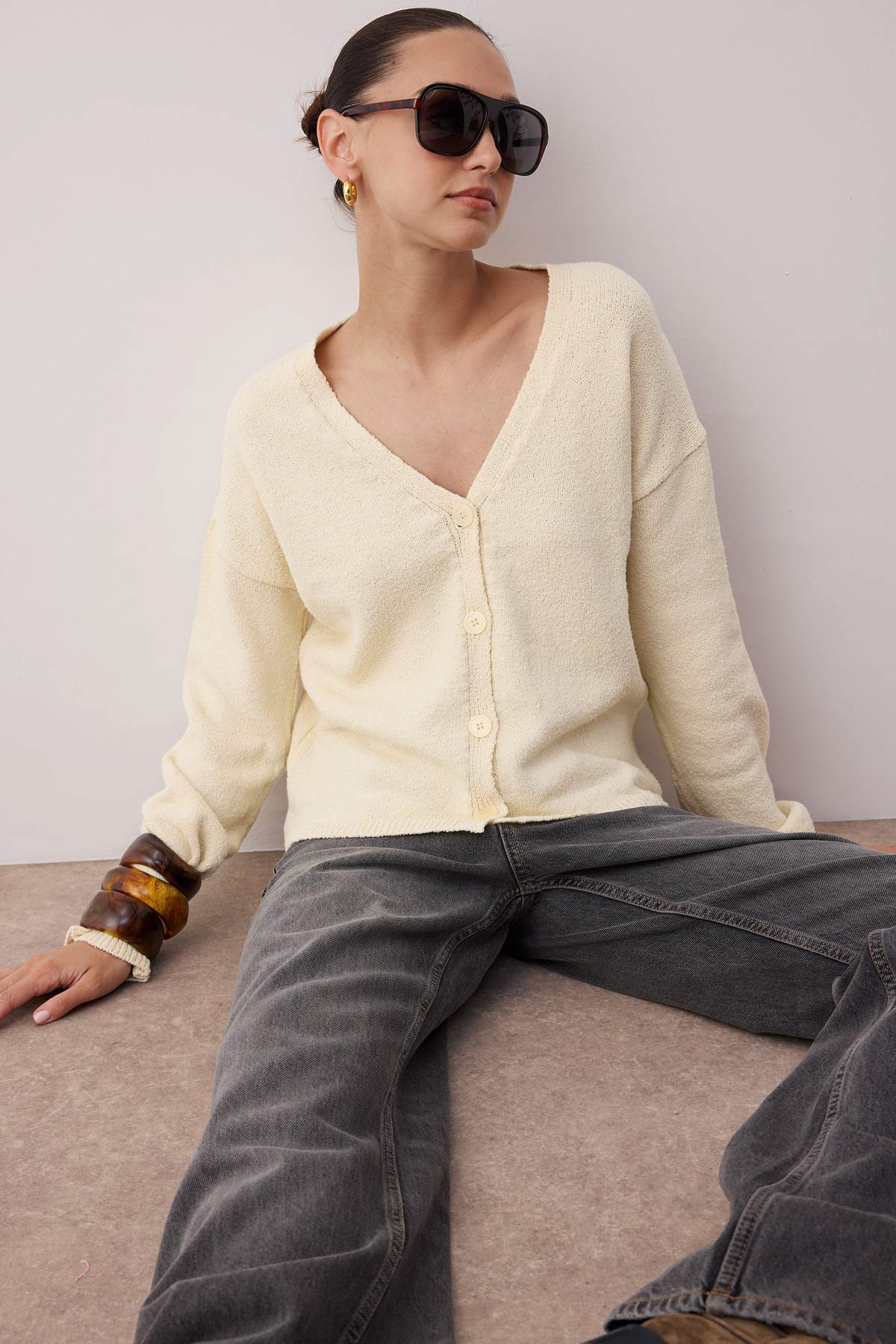 Trendyolmilla  More Sustainable Ekru Pamuk Karışımlı Kalıp Triko Hırka TWOAW26HI00107 - Görsel 2