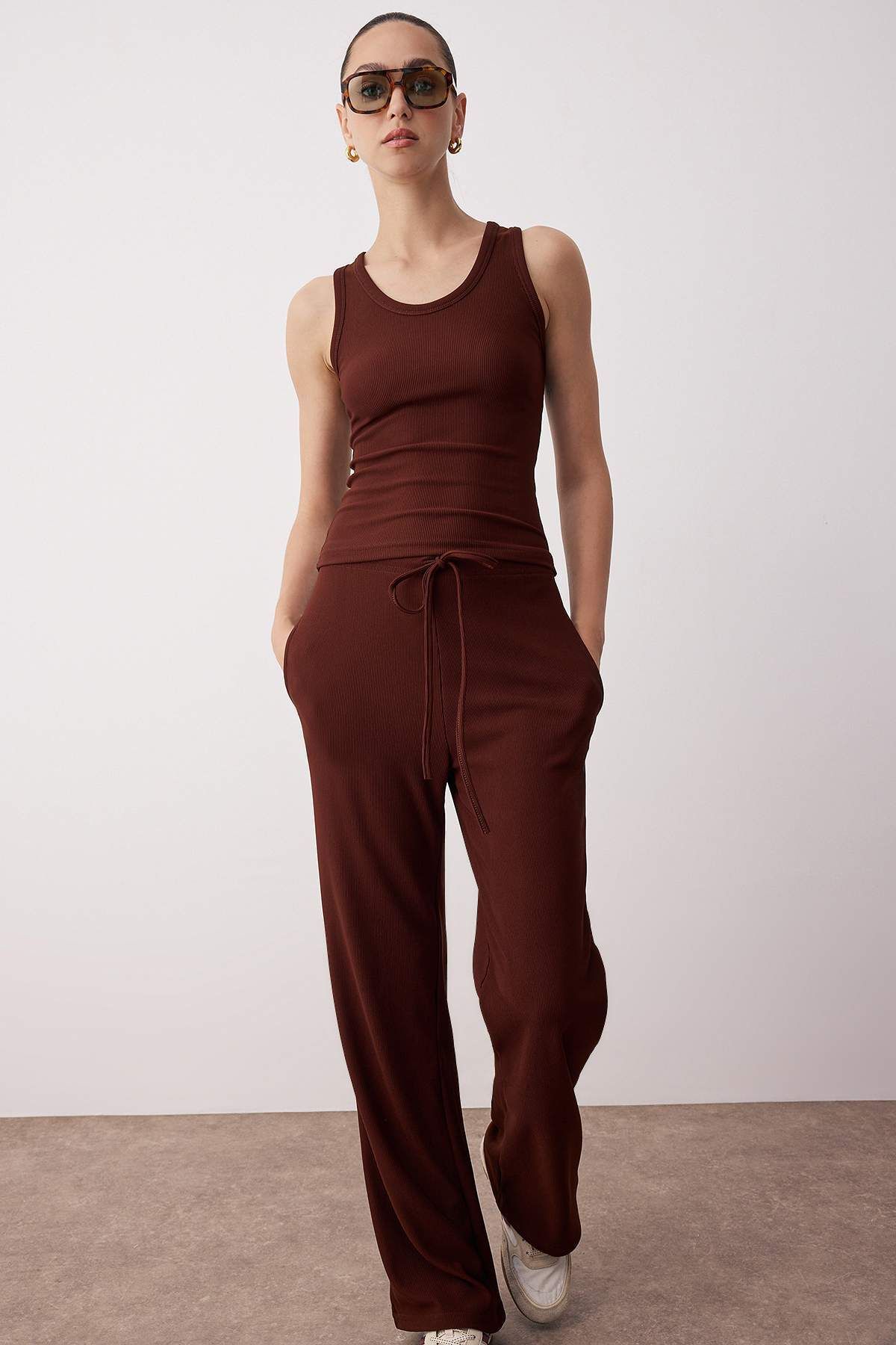 Trendyol Collection-Brown Sleeveless Body Fitting Stretchy Top Elastic Waist Lace-Up Bottom Knitted Bottom -Top Set Twoss25Au00128 3