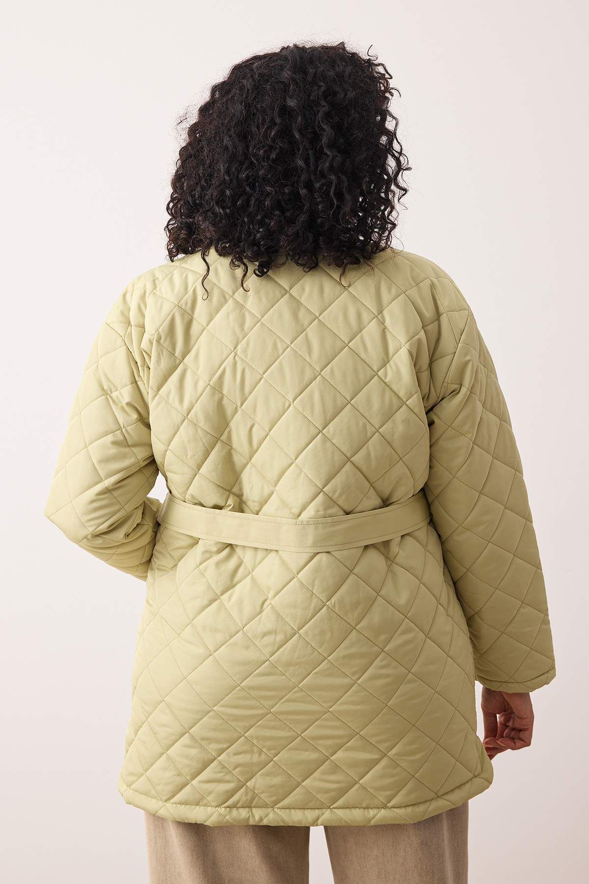 Trendyol Collection-Πράσινο κανονικό σχήμα ζωνών Αδιάβροχο καπιτονέ παλτό μεγάλου μεγέθους TWOAW26AW00015 4