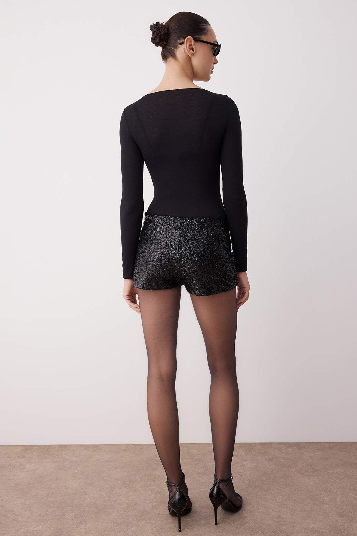Trendyol Collection-Black Sequined Mini Knitted Shorts & Bermuda Tpraw26Sr00000 4