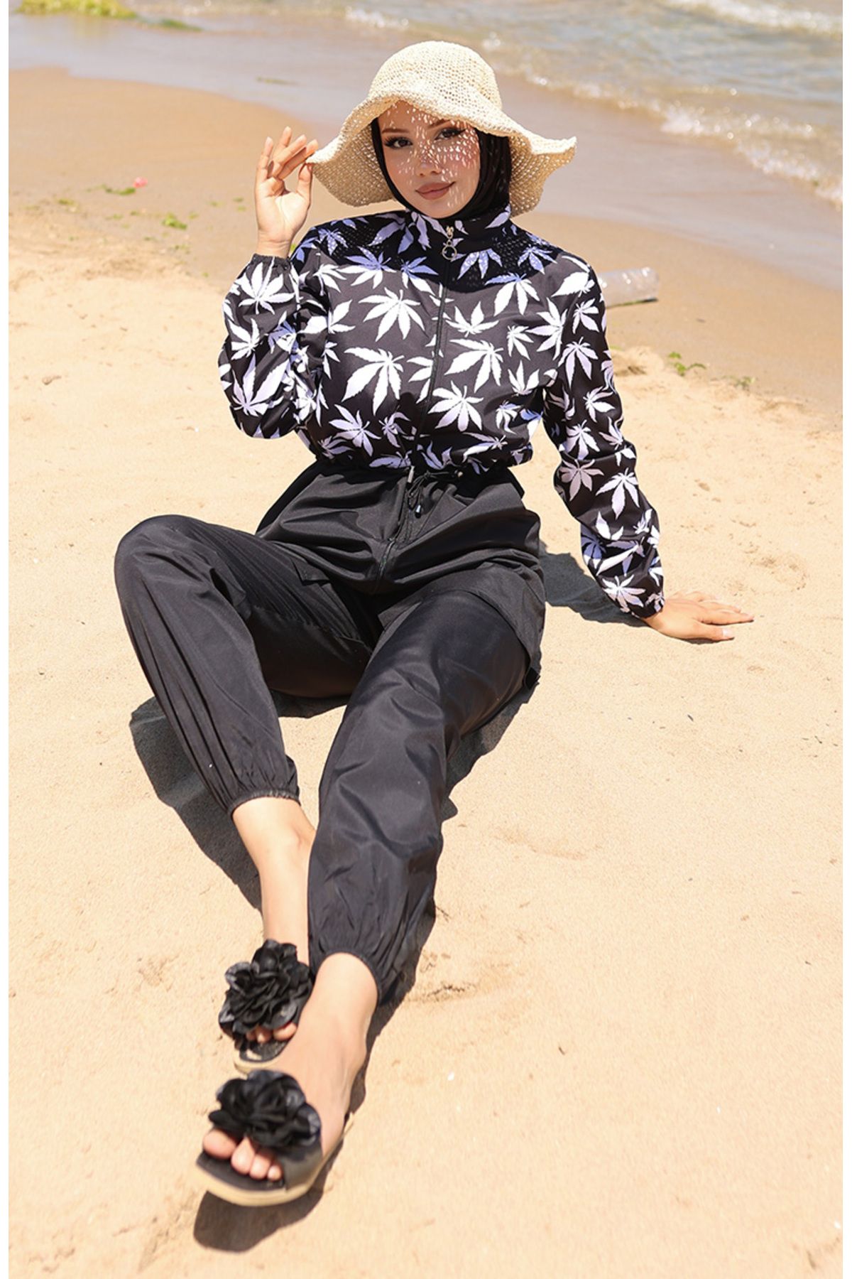 sefamerve-Elastic Waist Floral Patterned Zippered Hijab Swimsuit with Bonnet Gift 9005D-01 Black White 1