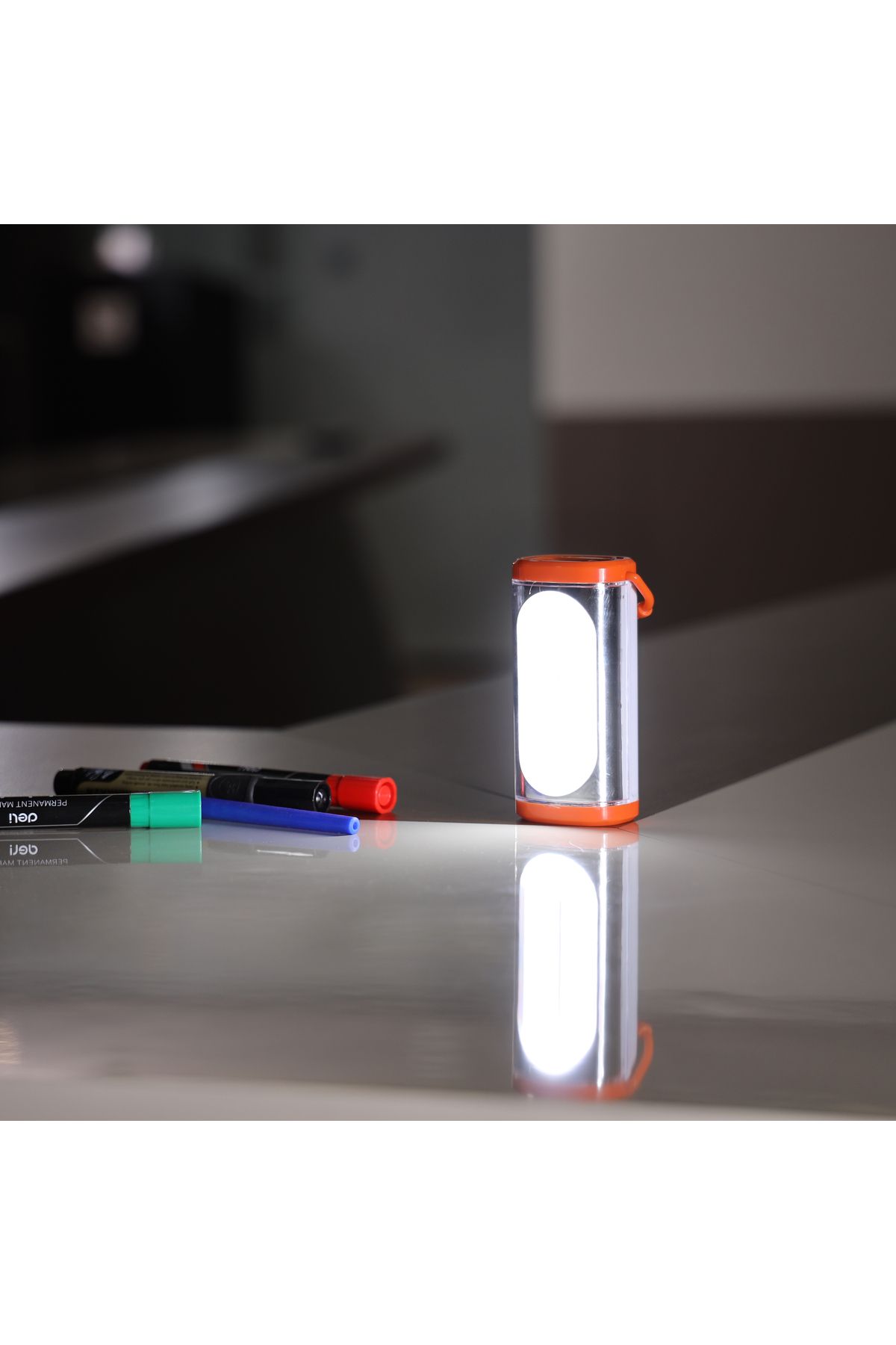 KRYPTON-فانوس طوارئ LED قابل لإعادة الشحن | ١٦ مصباح LED | مدة تشغيل ٥ ساعات | شحن USB ومقبض 3