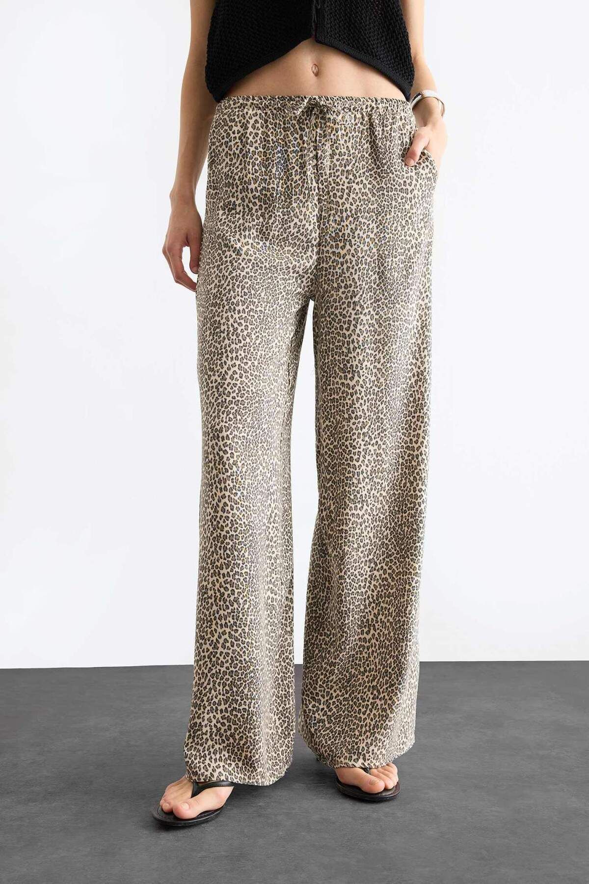 DeFacto-Flexible Waisted Leopard Print Wide Leg Pants with Pockets F8503Ax25Sm 3