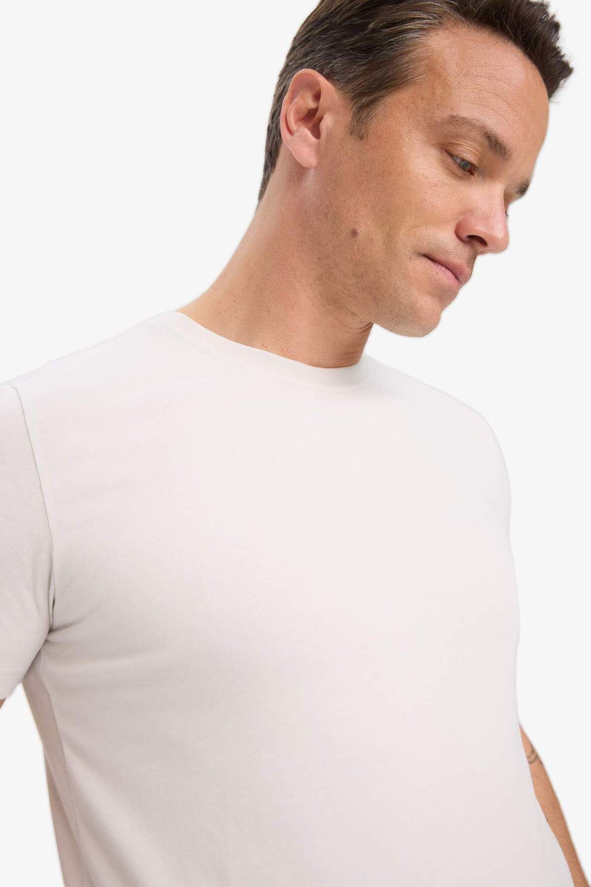 DeFacto-Slim Fit Tight Fit Crew Neck Flexible Fabric Short Sleeve T-Shirt E2635Ax25Sm 4