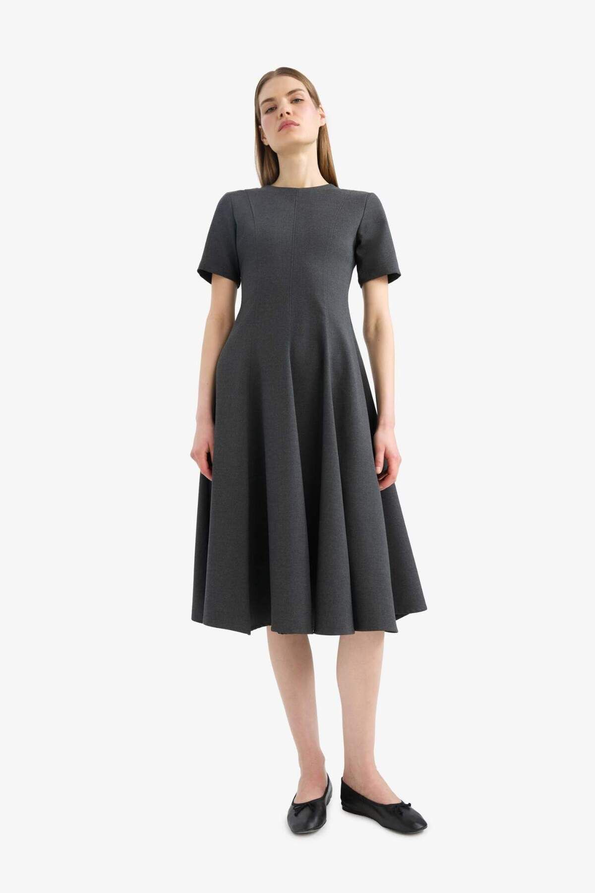 DeFacto-Rundhalsausschnitt Basic Plain Kurzarm Midi Sommerkleid F3816ax25sm 4