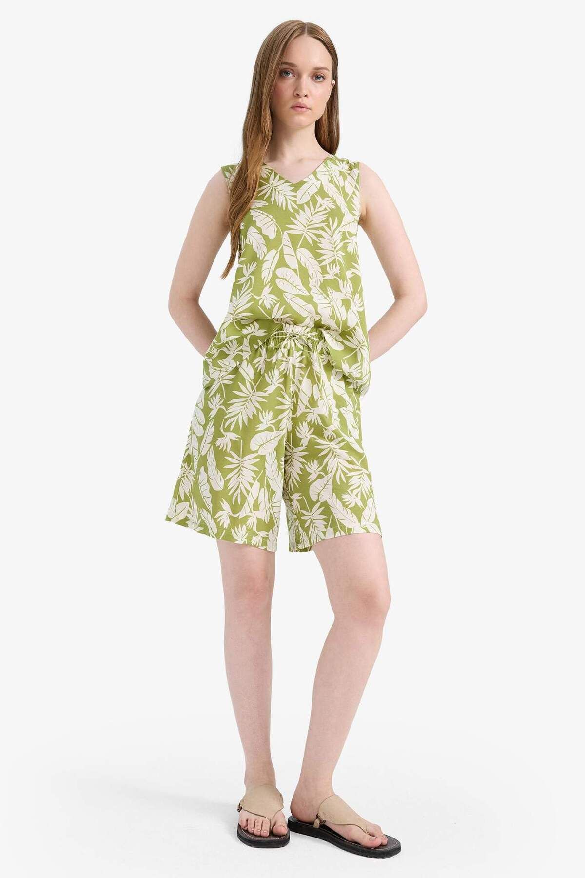DeFacto-Reguläre Passform, gemusterte, elastische Shorts mit Taille E9440AX25SM 5