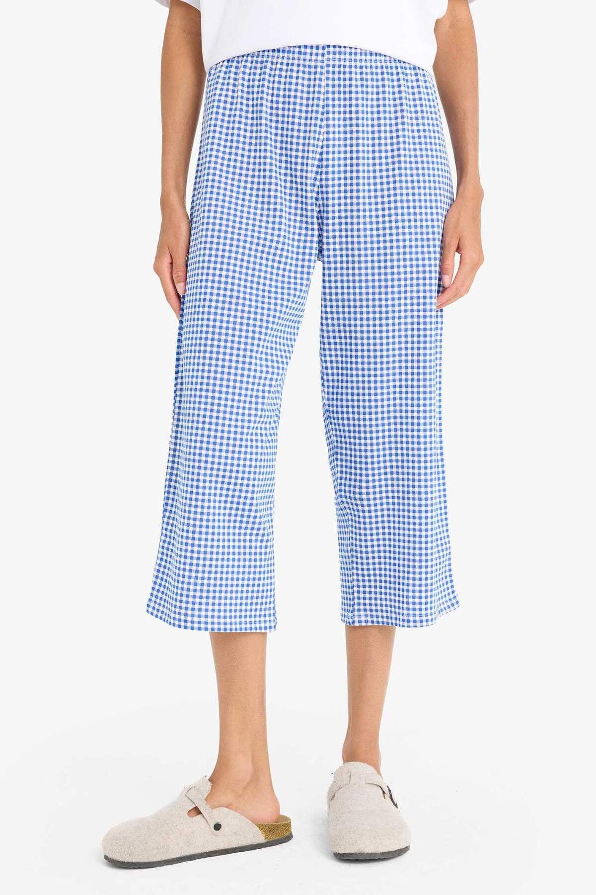 DeFacto-Pajama Sets Regular Fit Short Sleeve Printed Top Stretchy Waisted Capri Bottom-Fall in Love F1959Ax25Sp 5