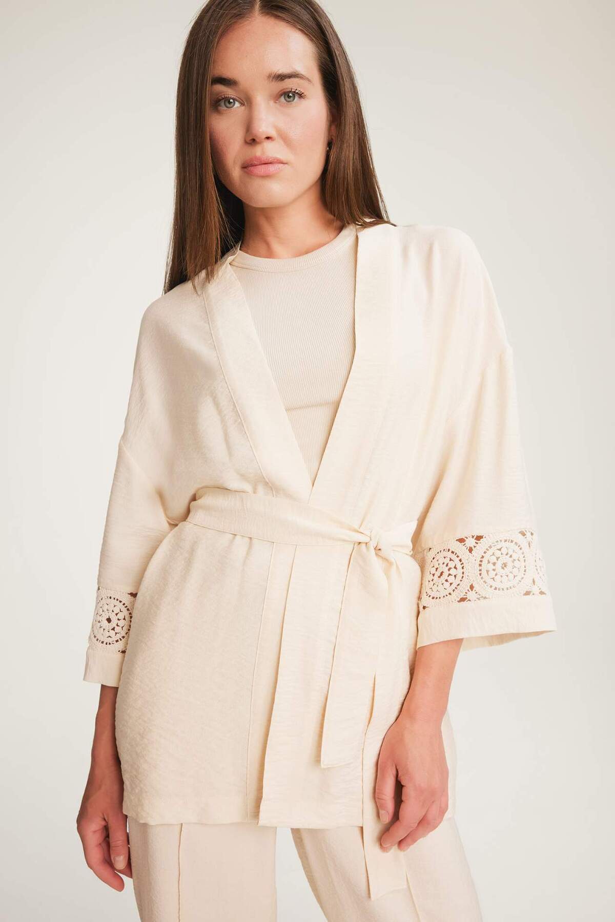 Yeni Sezon Regular Fit Uzun Kollu Kuşaklı Kimono