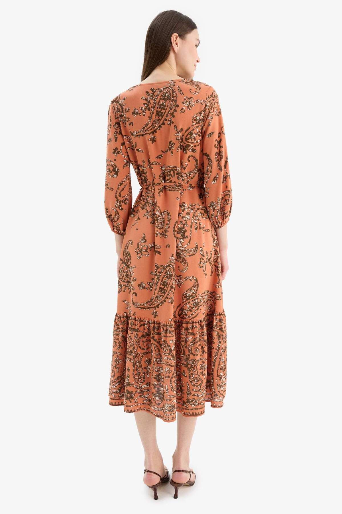 DeFacto-Midi-Kleid mit regulärer Passform, V-Ausschnitt, Blumenmuster und halben Ärmeln F0985AX25SM 7