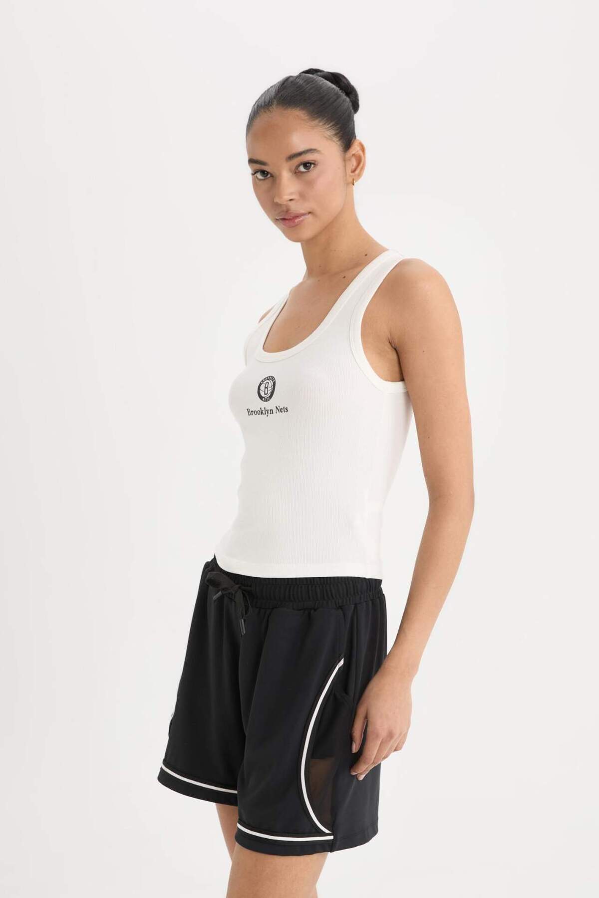 DeFacto-Defactofit Nba Brooklyn Nets Slim Fit Tight-Fitting U-Neck Rib Sportsman Singlet E2358Ax25Sm 5