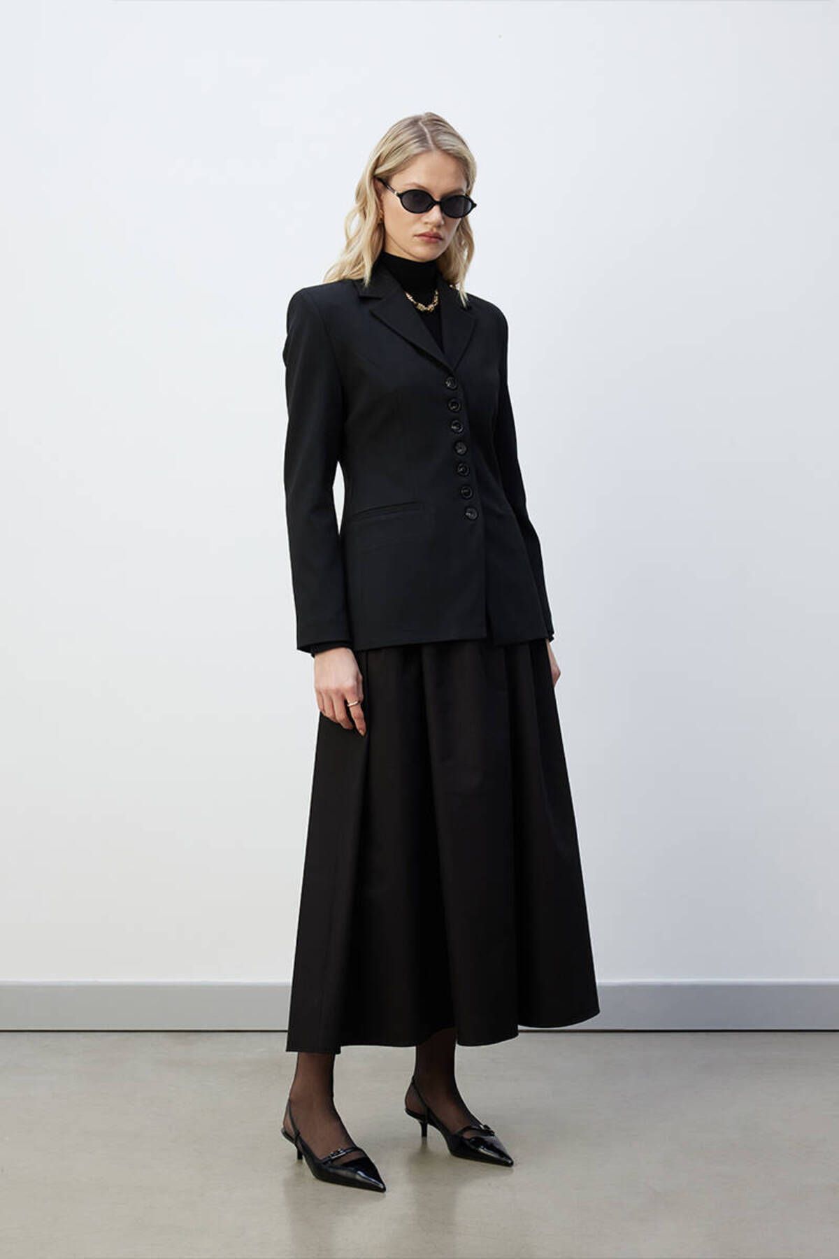BE BLUE-Black Multi Button Blazer 4