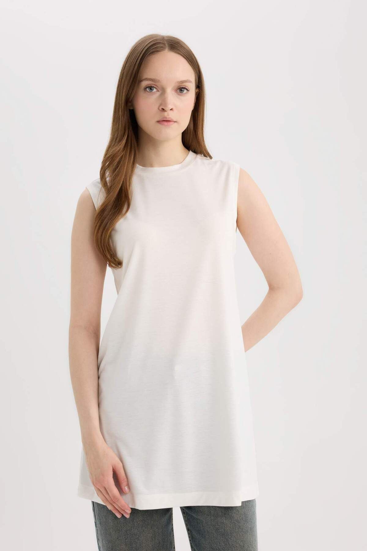 DeFacto-Regular Fit Rundhalsausschnitt Basic Plain Ärmellose Tunika A8352AX25SP 3